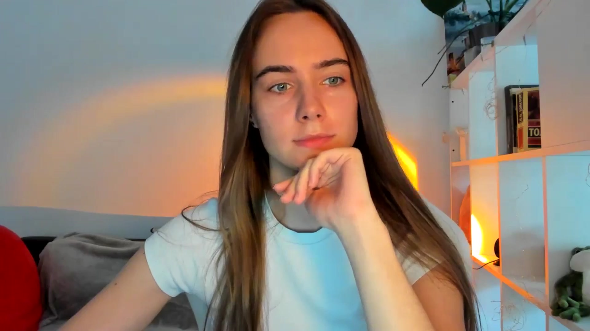 Gallery image thumbnail from OhAlisa's myfreecams stream on, 10/05/2025, 11:36 image 16 of 20