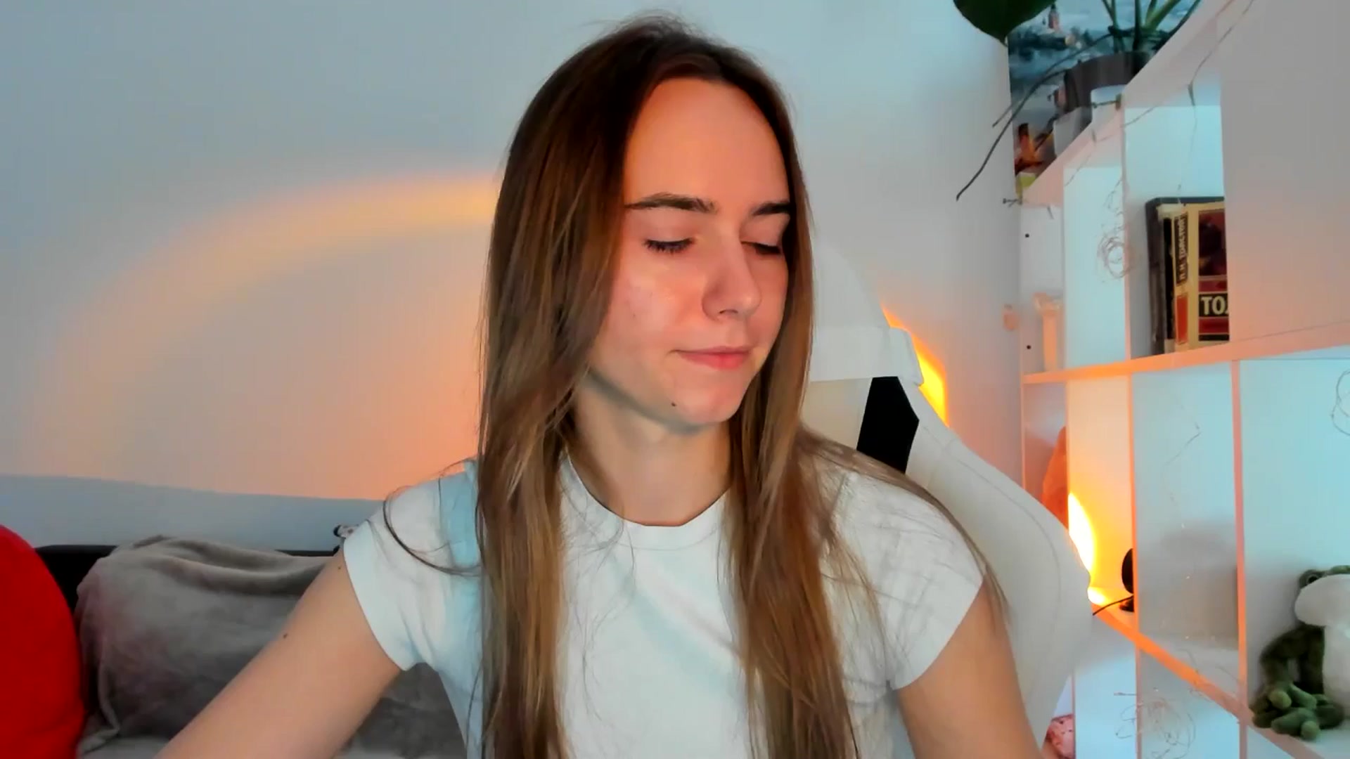 Gallery image thumbnail from OhAlisa's myfreecams stream on, 10/05/2025, 11:36 image 18 of 20