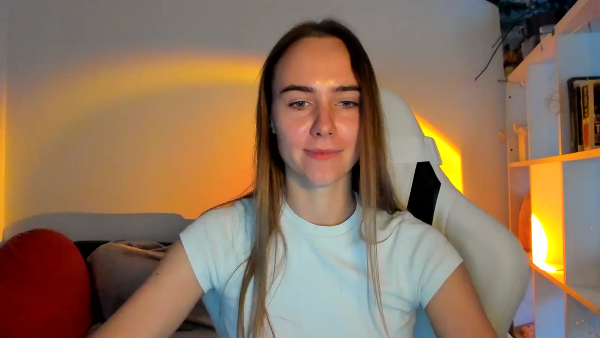 Gallery image thumbnail from OhAlisa's myfreecams stream on, 10/06/2025, 17:07 image 4 of 20
