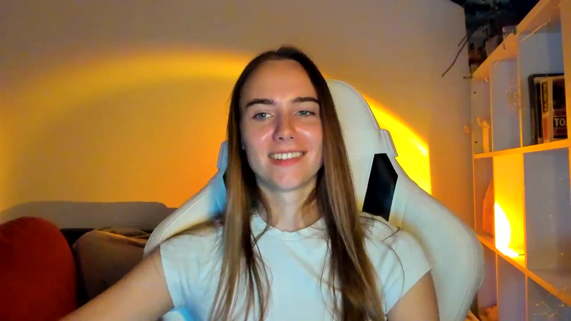 Gallery image thumbnail from OhAlisa's myfreecams stream on, 10/06/2025, 17:07 image 9 of 20