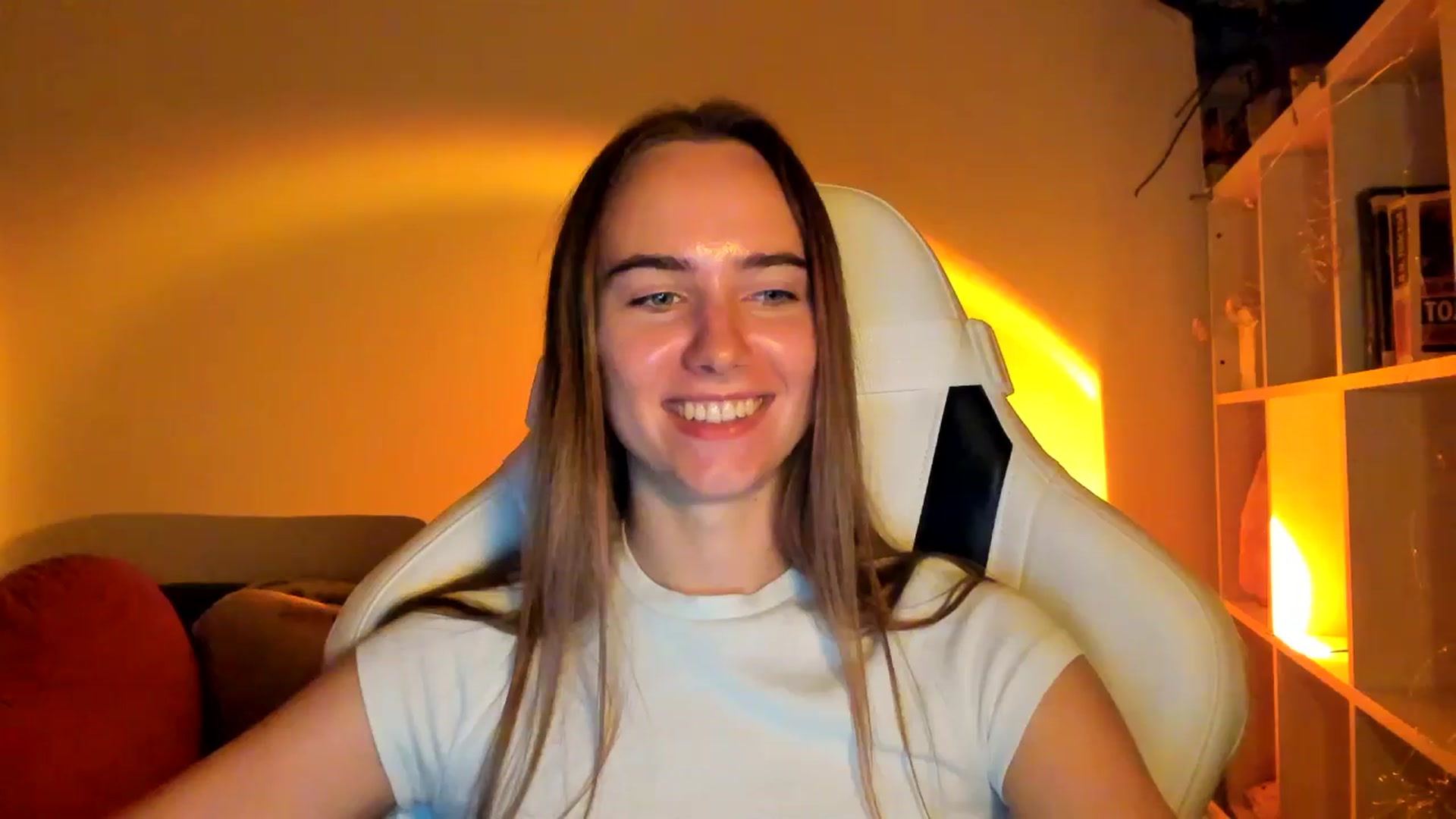 Gallery image thumbnail from OhAlisa's myfreecams stream on, 10/06/2025, 17:07 image 19 of 20