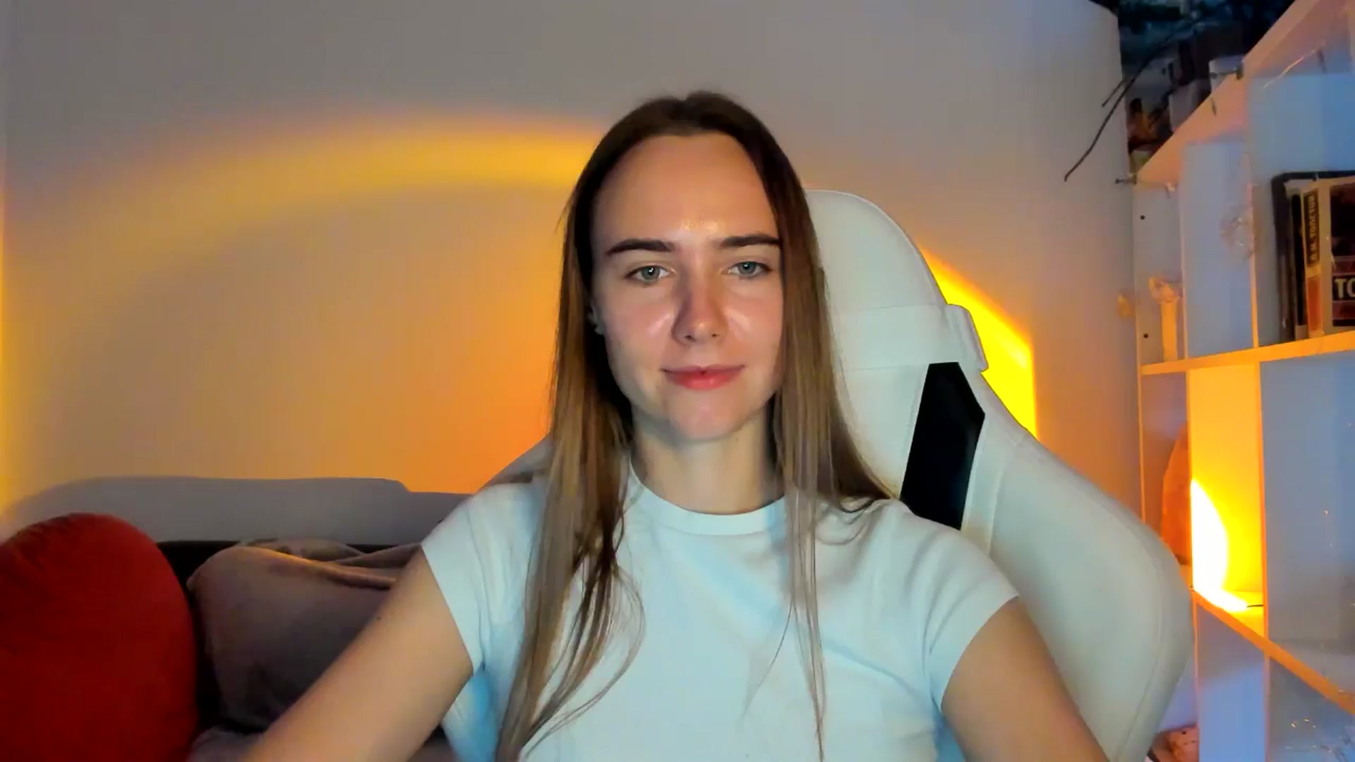 Gallery image thumbnail from OhAlisa's myfreecams stream on, 10/06/2025, 17:07 image 5 of 20