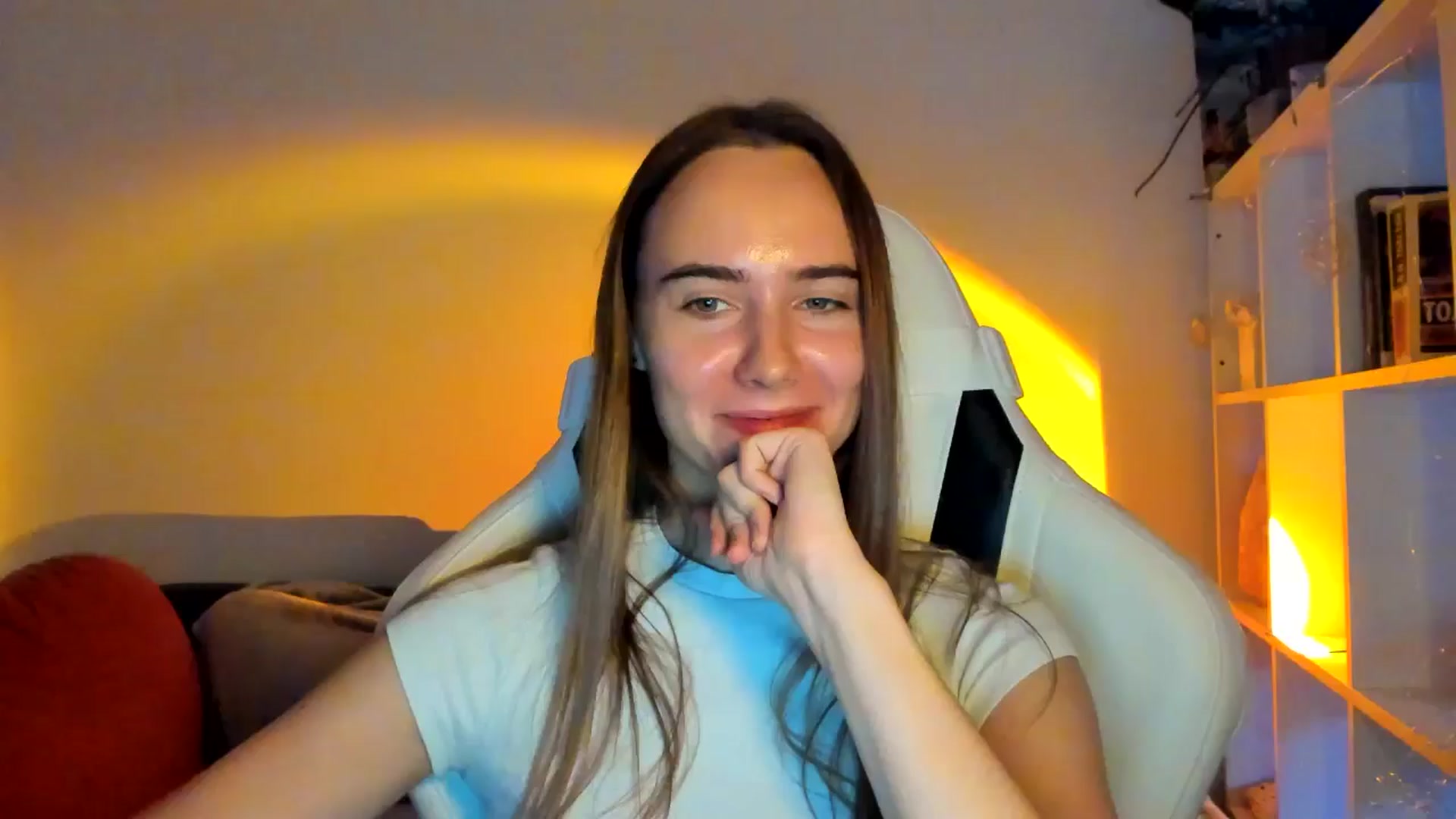 Gallery image thumbnail from OhAlisa's myfreecams stream on, 10/06/2025, 17:07 image 7 of 20