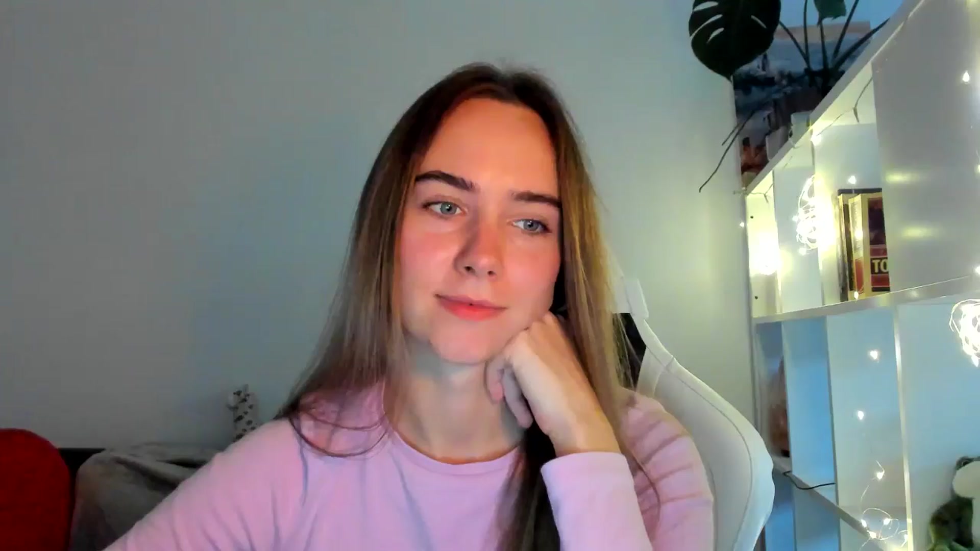 Gallery image thumbnail from OhAlisa's myfreecams stream on, 10/07/2025, 16:22 image 7 of 20