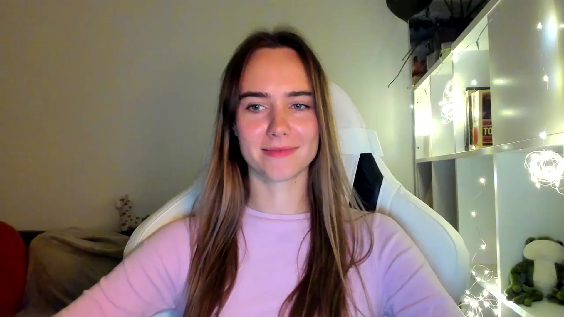 Gallery image thumbnail from OhAlisa's myfreecams stream on, 10/07/2025, 18:03 image 20 of 20