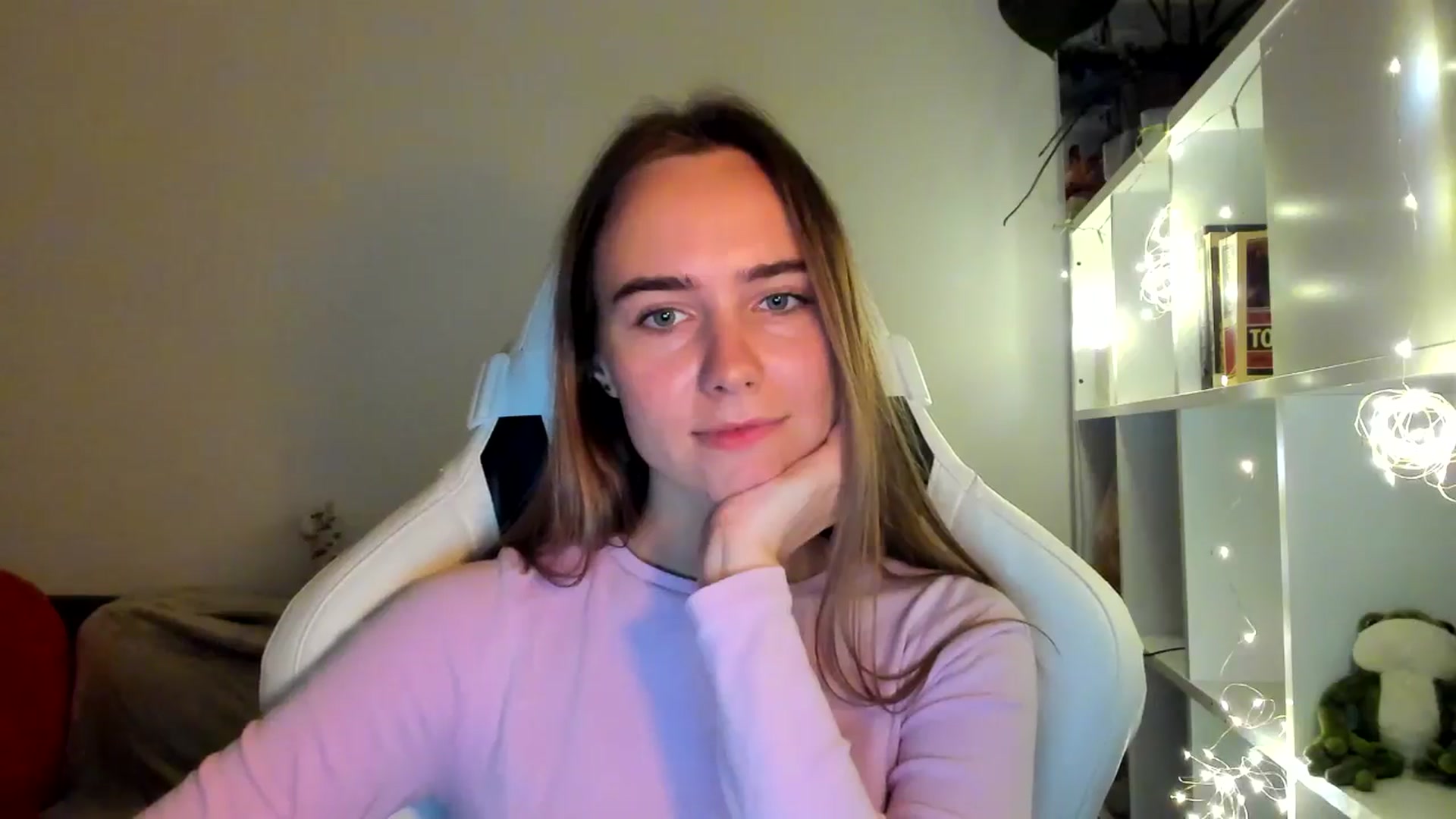 Gallery image thumbnail from OhAlisa's myfreecams stream on, 10/07/2025, 18:03 image 9 of 20