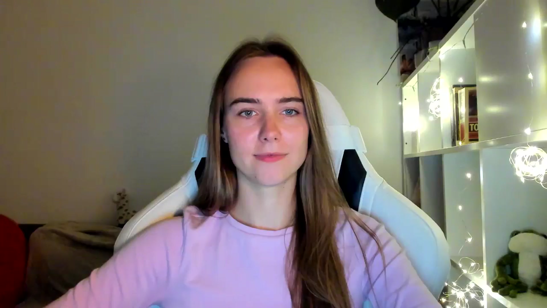 Gallery image thumbnail from OhAlisa's myfreecams stream on, 10/07/2025, 18:03 image 4 of 20