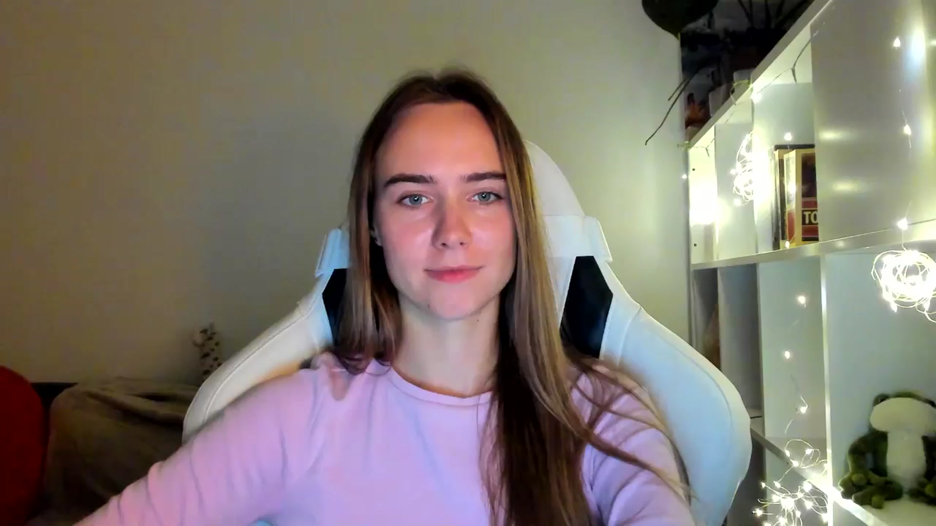 Gallery image thumbnail from OhAlisa's myfreecams stream on, 10/07/2025, 18:03 image 6 of 20