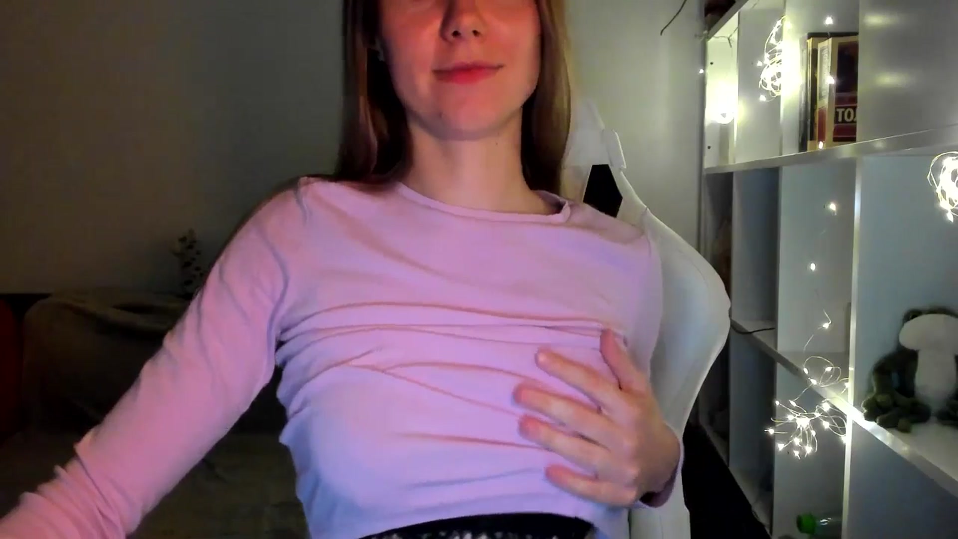 Gallery image thumbnail from OhAlisa's myfreecams stream on, 10/07/2025, 18:54 image 4 of 20