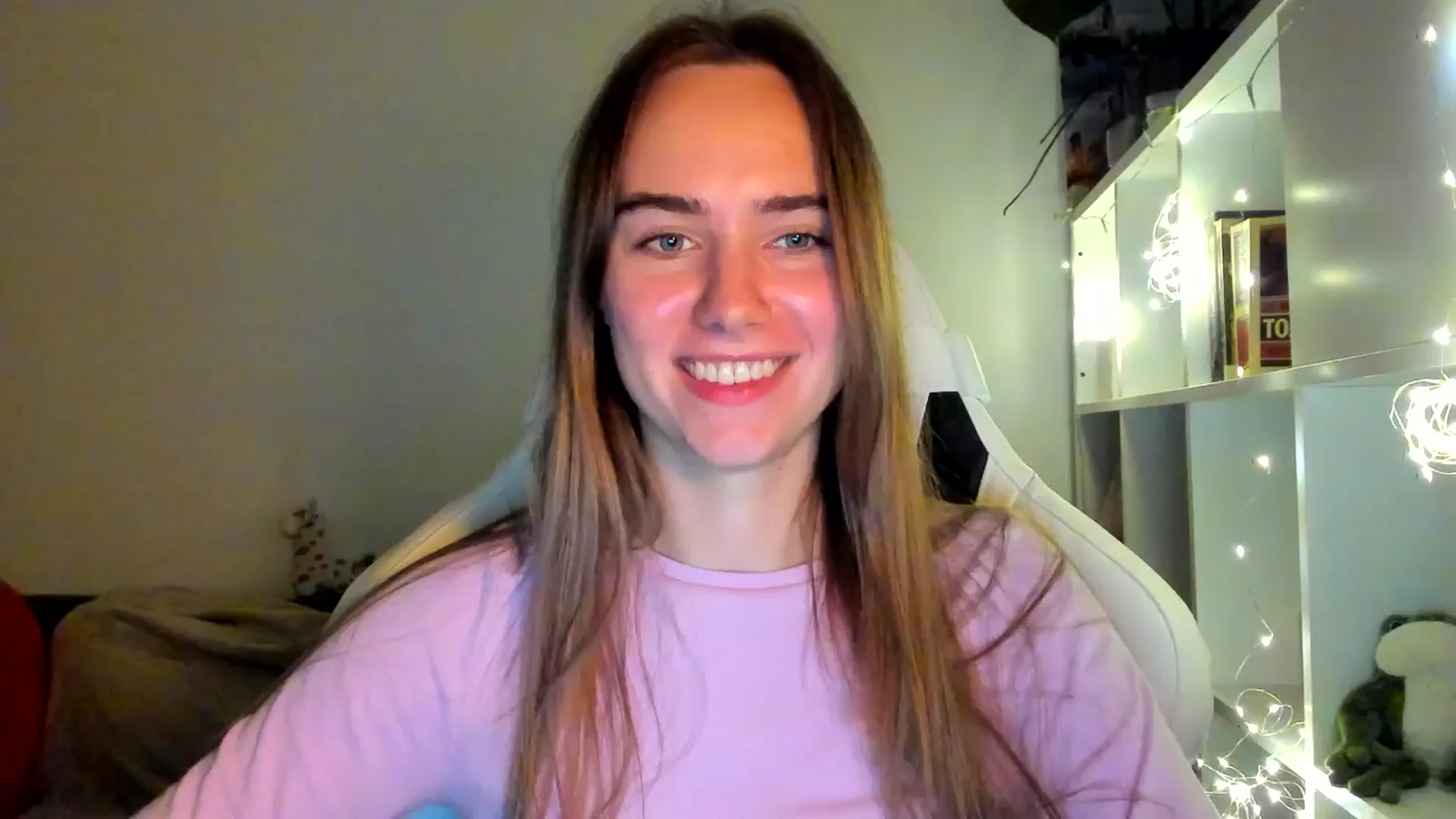 Gallery image thumbnail from OhAlisa's myfreecams stream on, 10/07/2025, 18:54 image 1 of 20