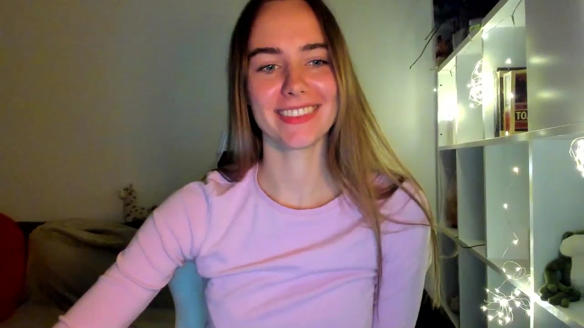Gallery image thumbnail from OhAlisa's myfreecams stream on, 10/07/2025, 18:54 image 8 of 20