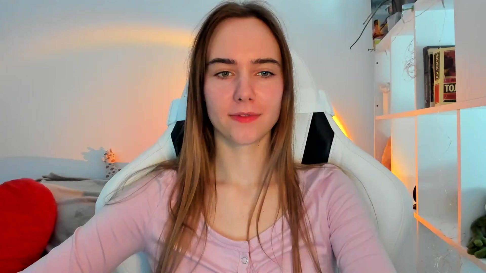 Gallery image thumbnail from OhAlisa's myfreecams stream on, 10/08/2025, 11:24 image 1 of 20