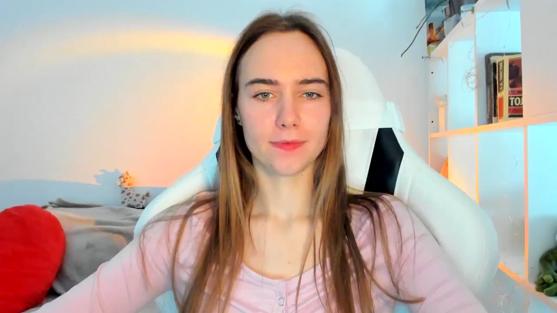 Gallery image thumbnail from OhAlisa's myfreecams stream on, 10/08/2025, 11:24 image 12 of 20