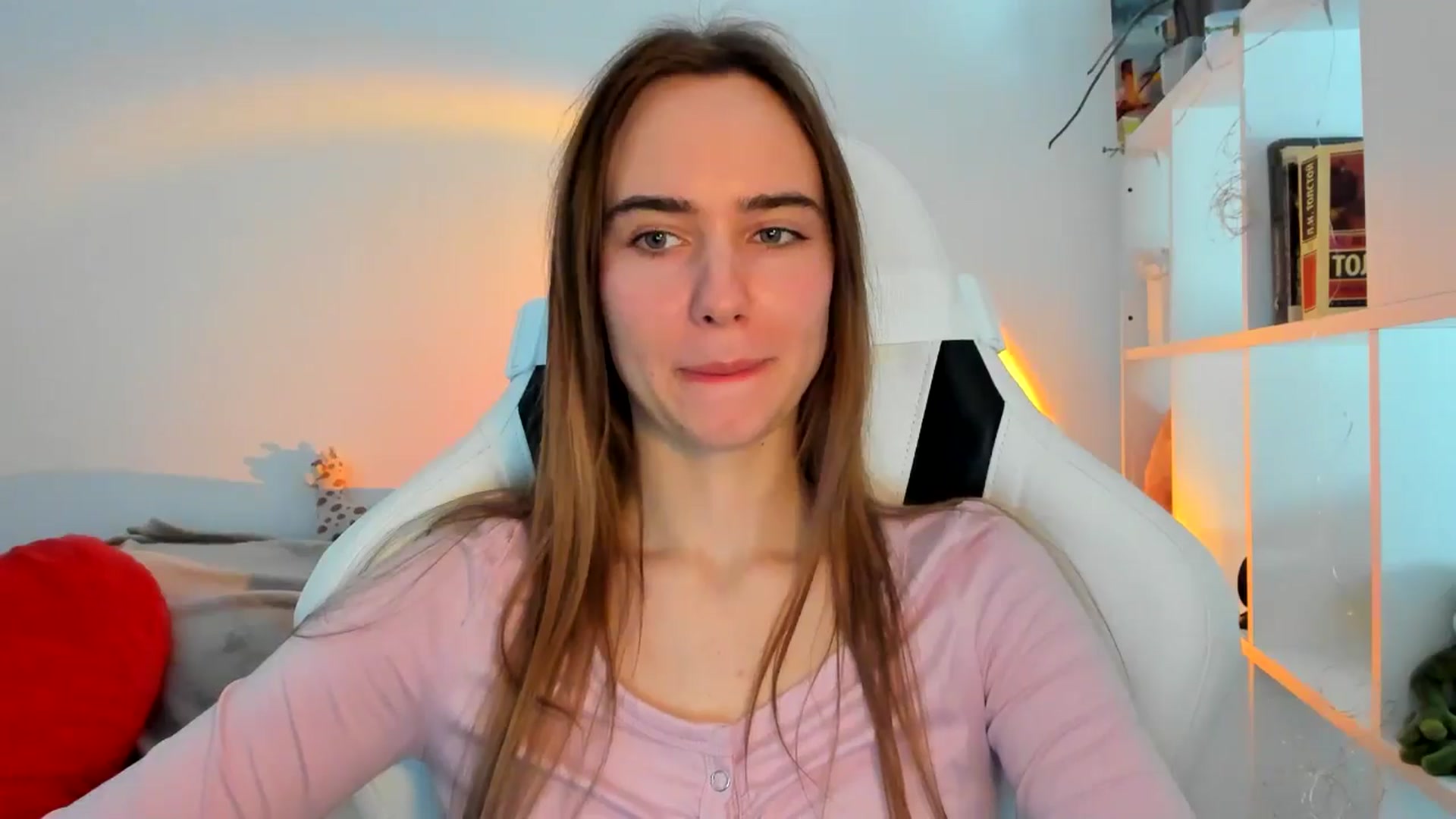 Gallery image thumbnail from OhAlisa's myfreecams stream on, 10/08/2025, 11:24 image 3 of 20