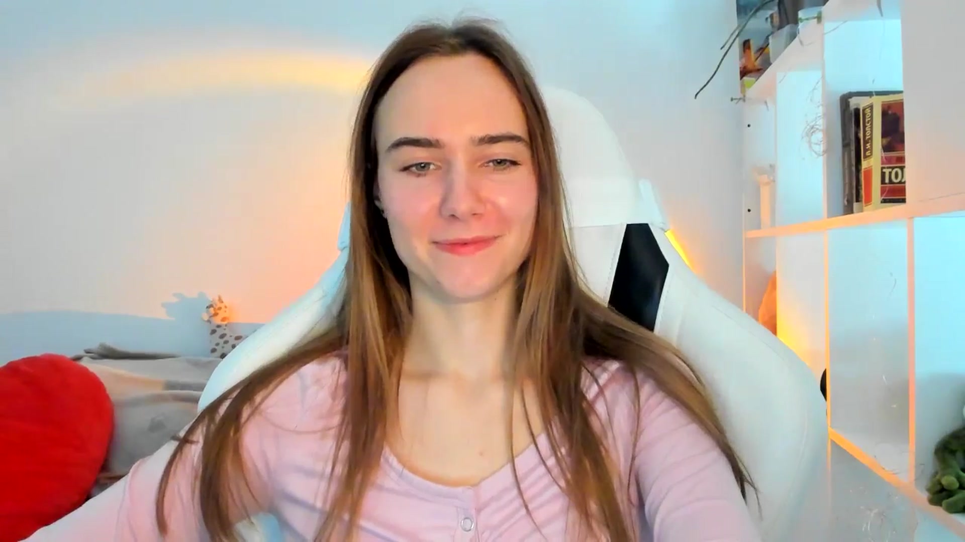 Gallery image thumbnail from OhAlisa's myfreecams stream on, 10/08/2025, 11:24 image 9 of 20