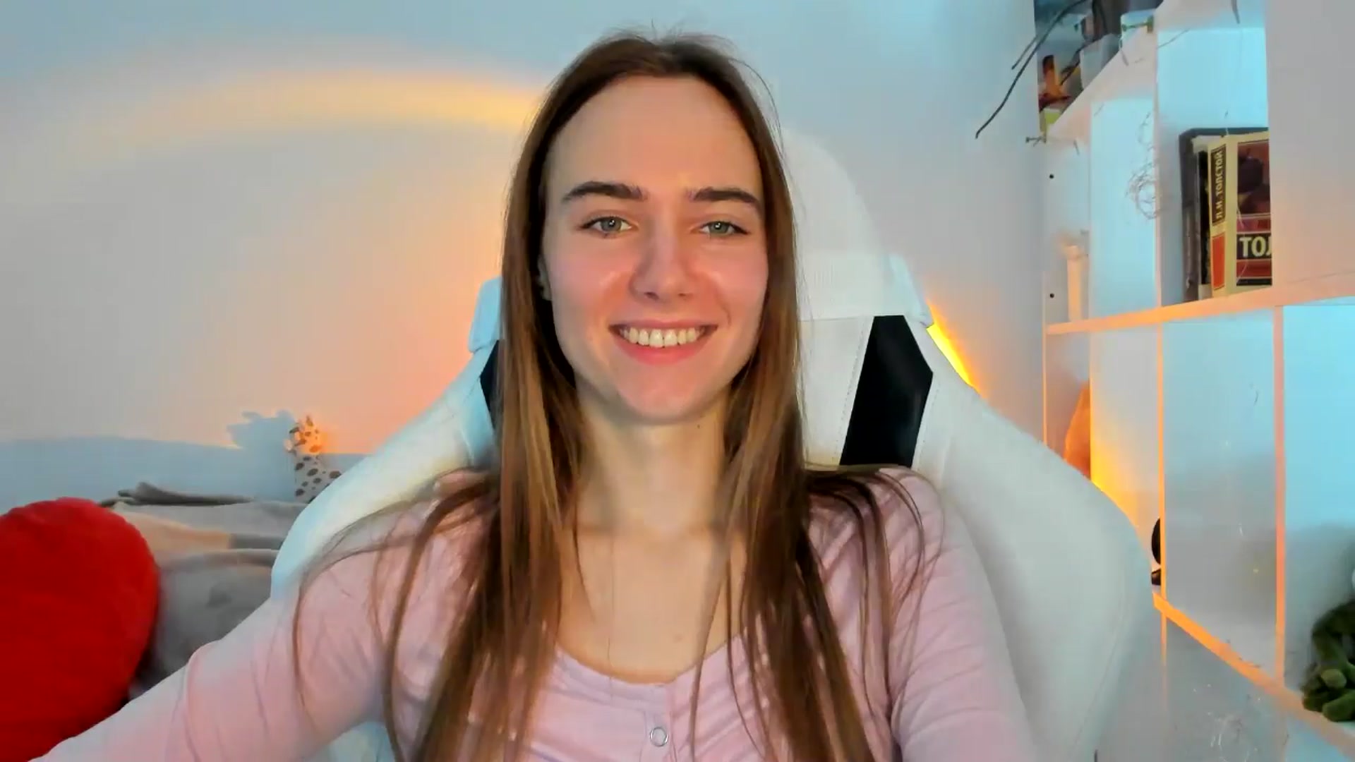 Gallery image thumbnail from OhAlisa's myfreecams stream on, 10/08/2025, 11:24 image 13 of 20
