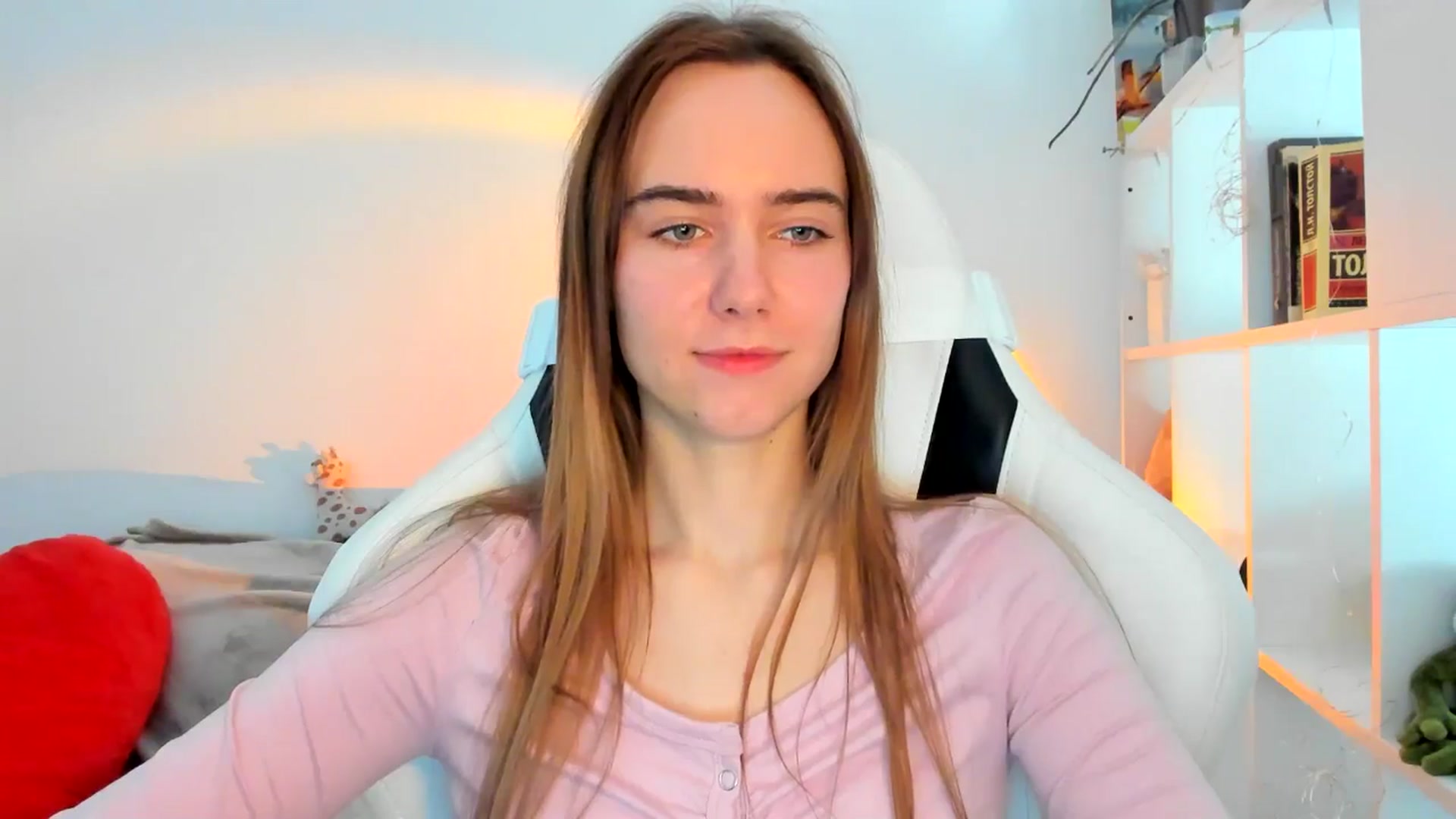 Gallery image thumbnail from OhAlisa's myfreecams stream on, 10/08/2025, 11:24 image 2 of 20
