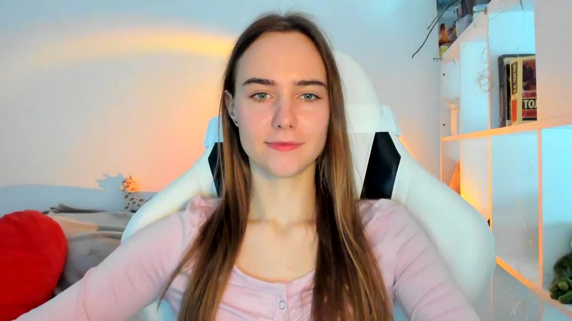 Gallery image thumbnail from OhAlisa's myfreecams stream on, 10/08/2025, 11:24 image 17 of 20