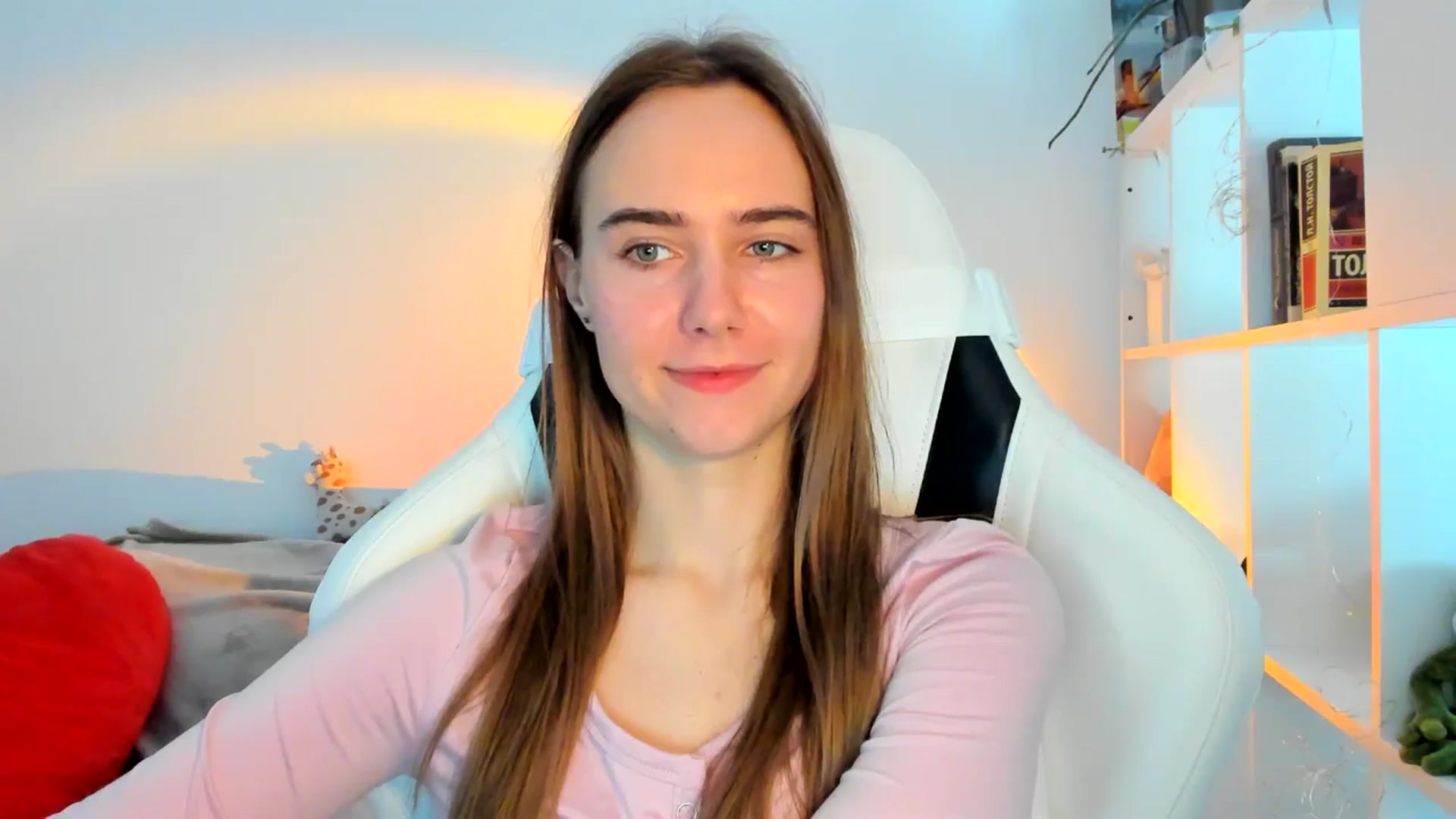 Gallery image thumbnail from OhAlisa's myfreecams stream on, 10/08/2025, 11:24 image 18 of 20