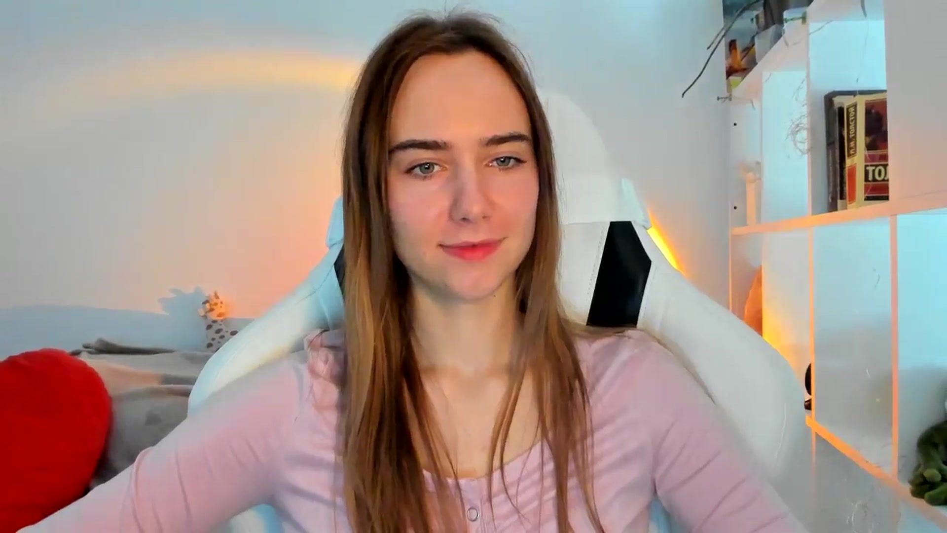 Gallery image thumbnail from OhAlisa's myfreecams stream on, 10/08/2025, 11:24 image 4 of 20