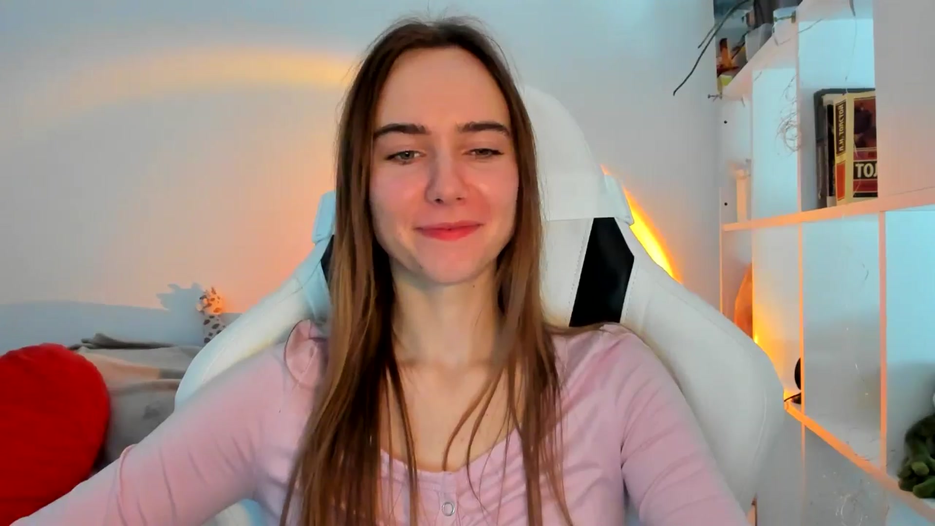 Gallery image thumbnail from OhAlisa's myfreecams stream on, 10/08/2025, 11:24 image 6 of 20