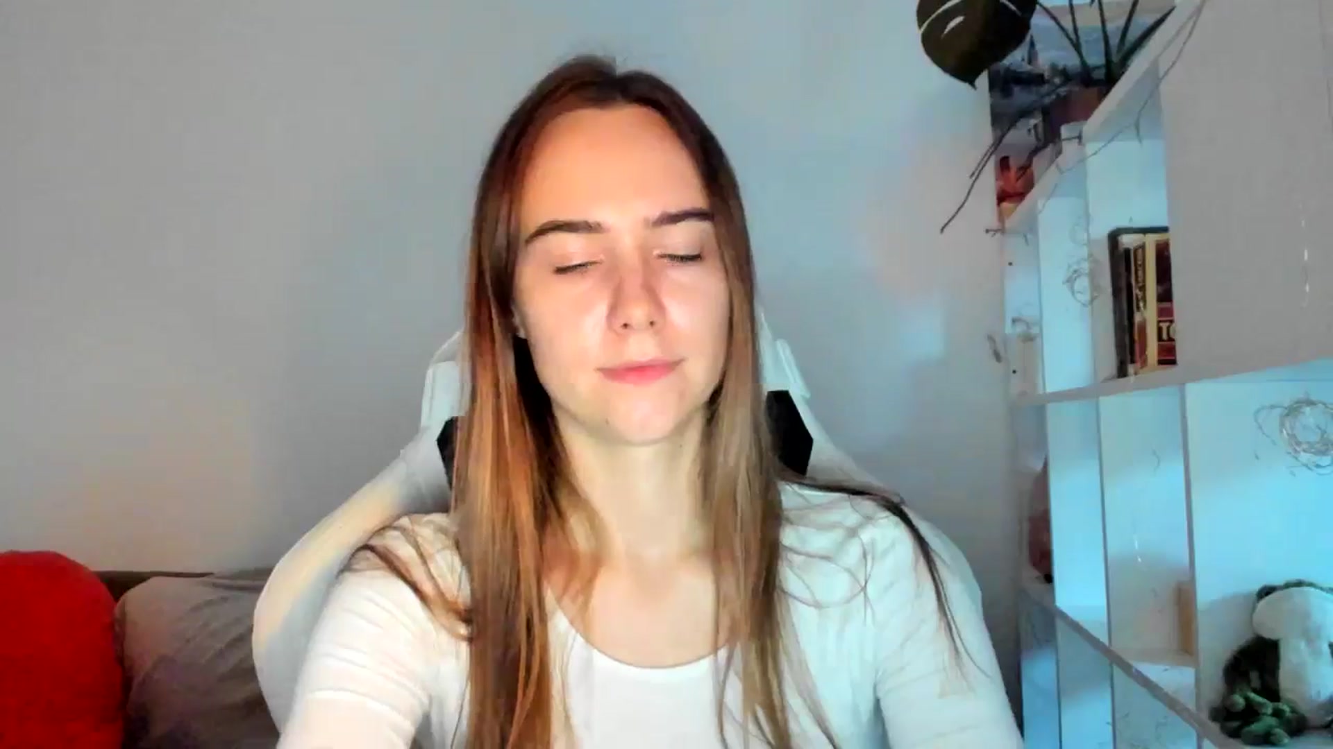 Gallery image thumbnail from OhAlisa's myfreecams stream on, 10/09/2025, 16:34 image 6 of 20
