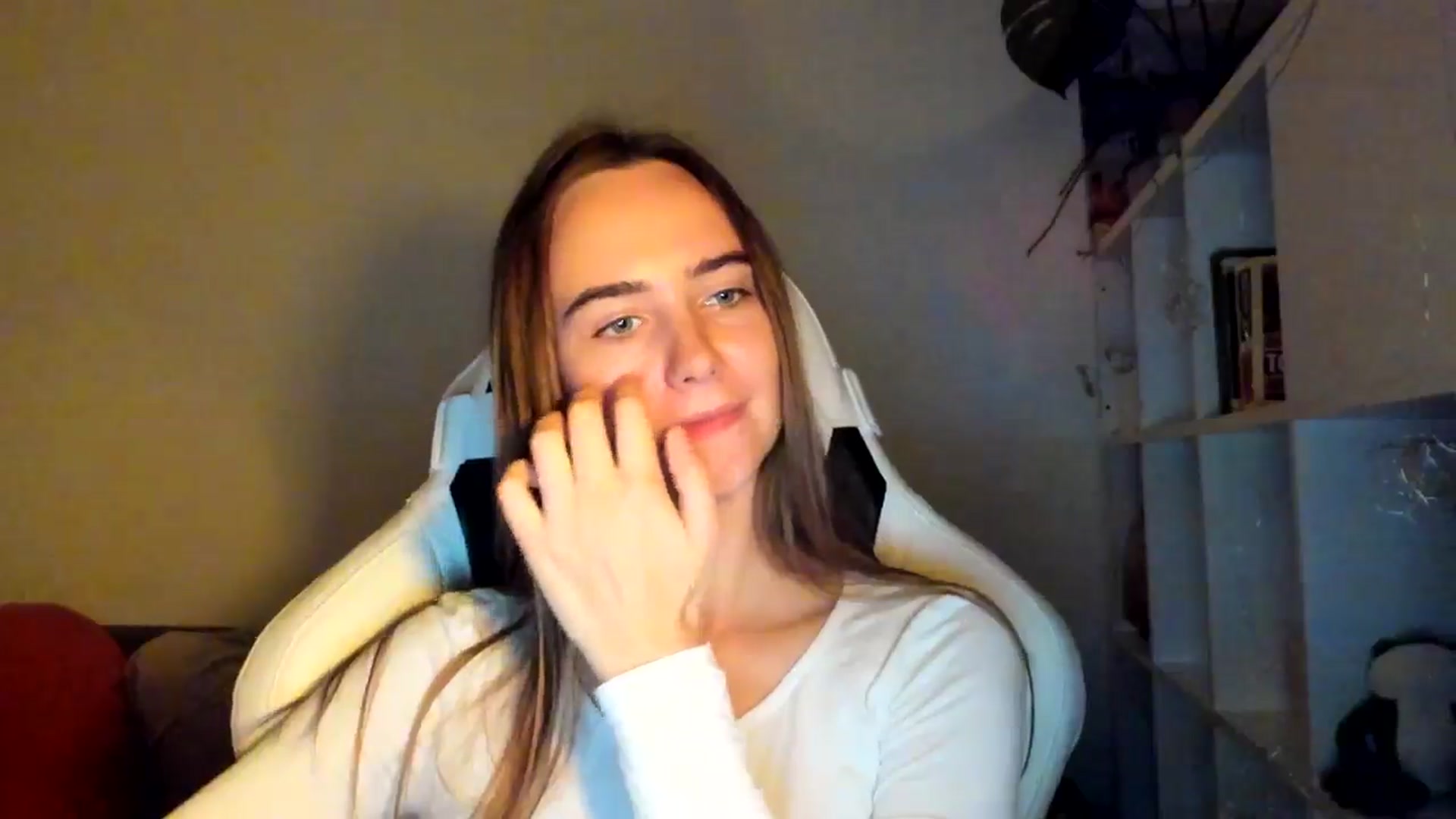 Gallery image thumbnail from OhAlisa's myfreecams stream on, 10/09/2025, 16:34 image 14 of 20
