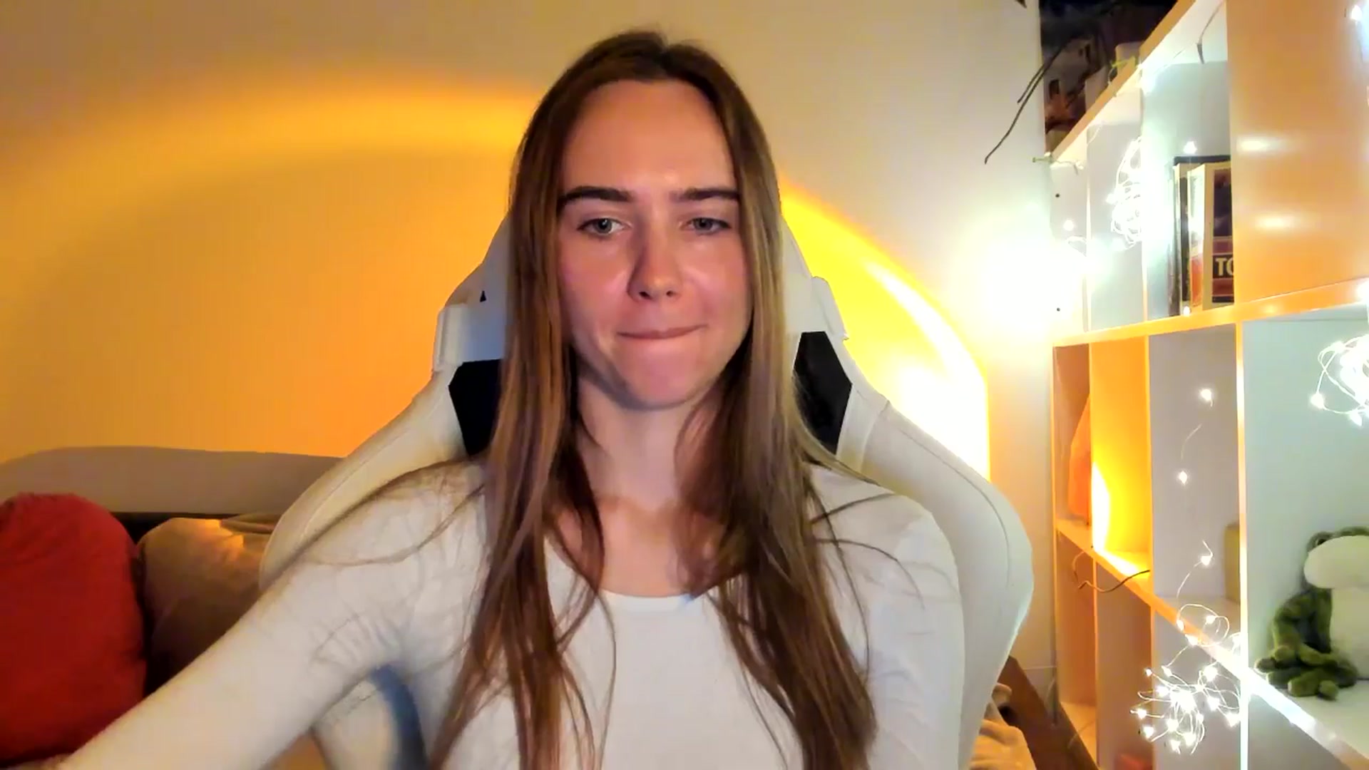 Gallery image thumbnail from OhAlisa's myfreecams stream on, 10/09/2025, 18:13 image 7 of 20