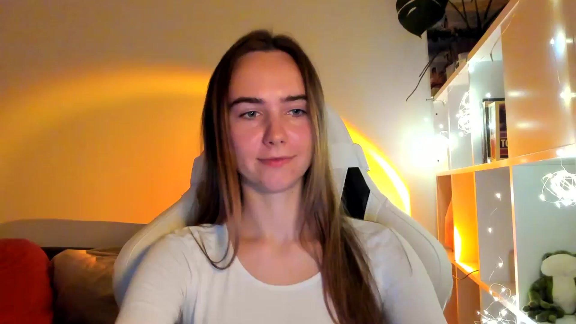 Gallery image thumbnail from OhAlisa's myfreecams stream on, 10/09/2025, 18:13 image 1 of 20