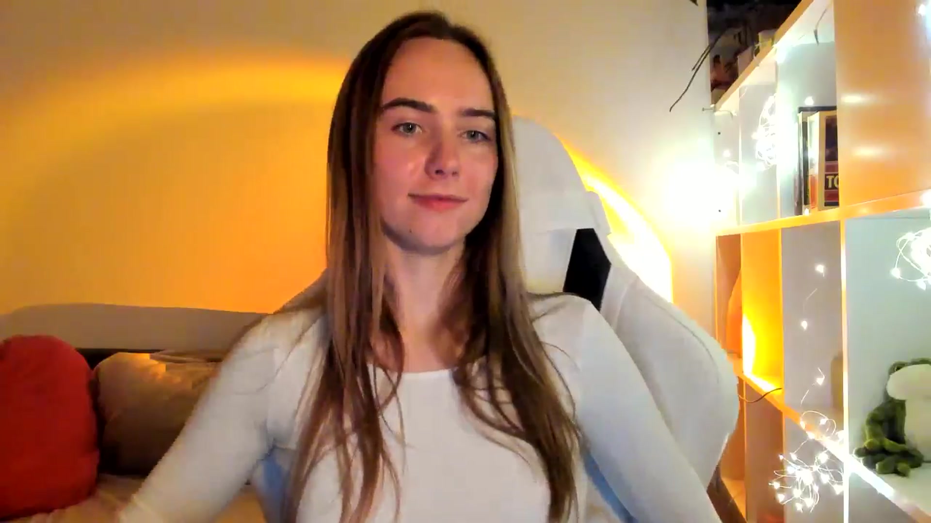 Gallery image thumbnail from OhAlisa's myfreecams stream on, 10/09/2025, 18:13 image 8 of 20