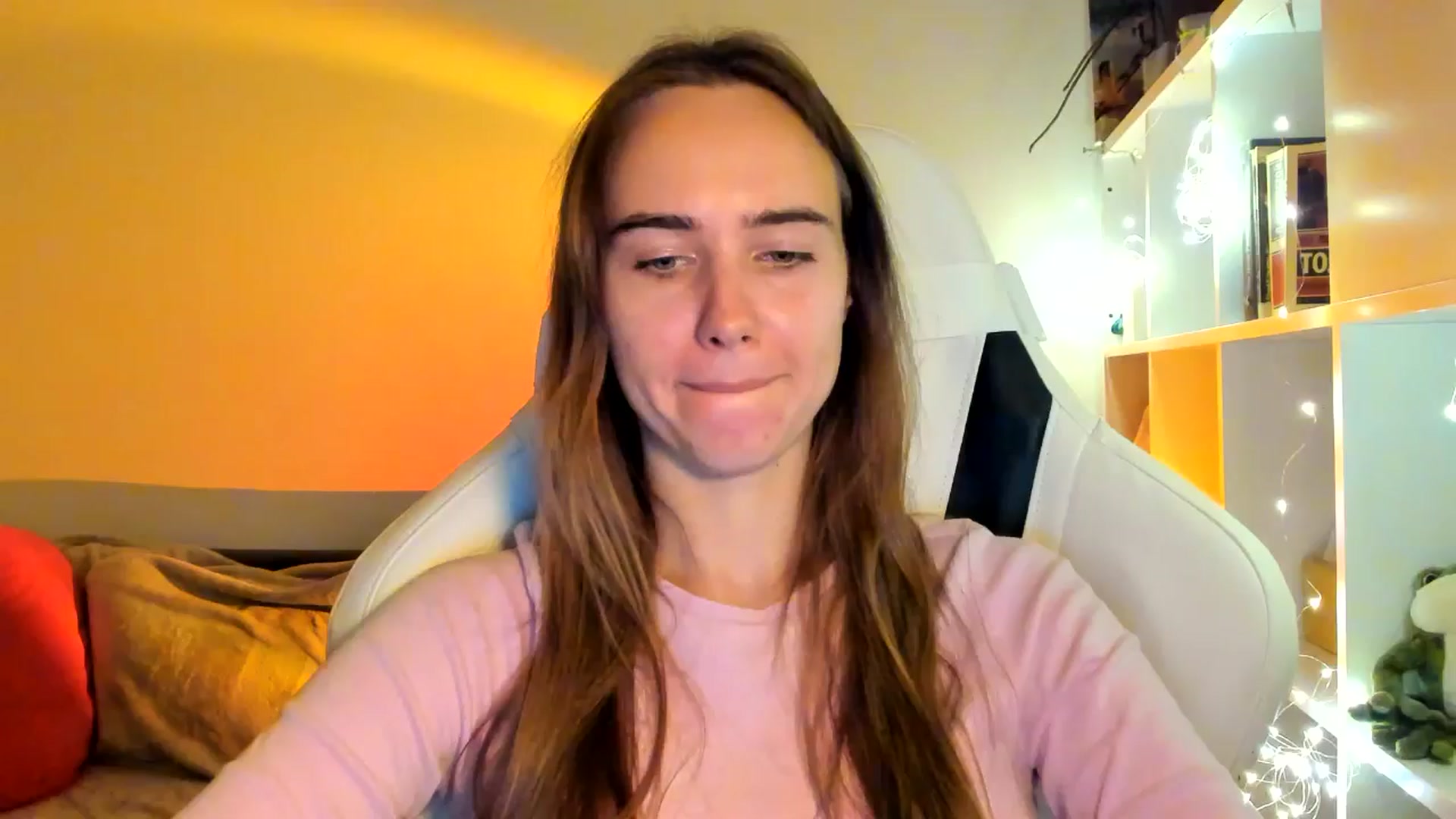 Gallery image thumbnail from OhAlisa's myfreecams stream on, 10/11/2025, 18:10 image 8 of 20
