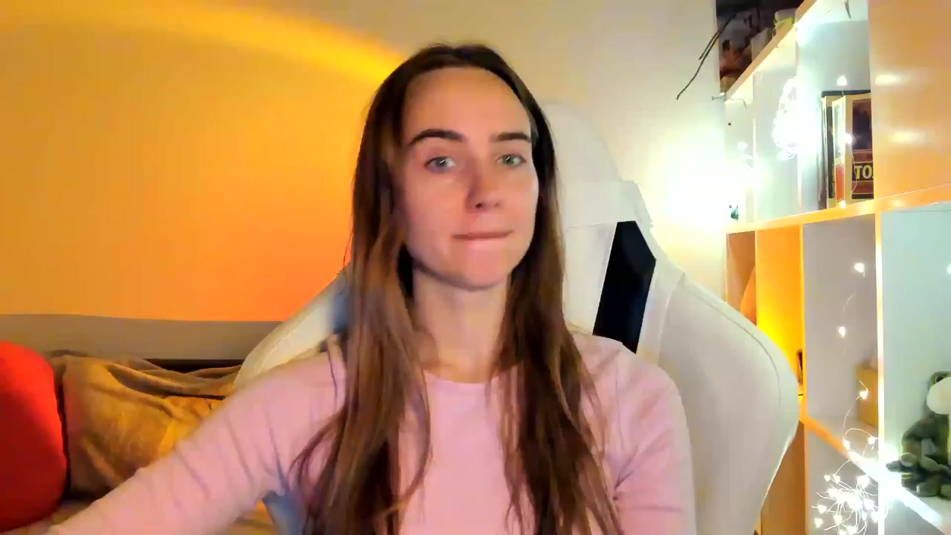 Gallery image thumbnail from OhAlisa's myfreecams stream on, 10/11/2025, 18:10 image 4 of 20