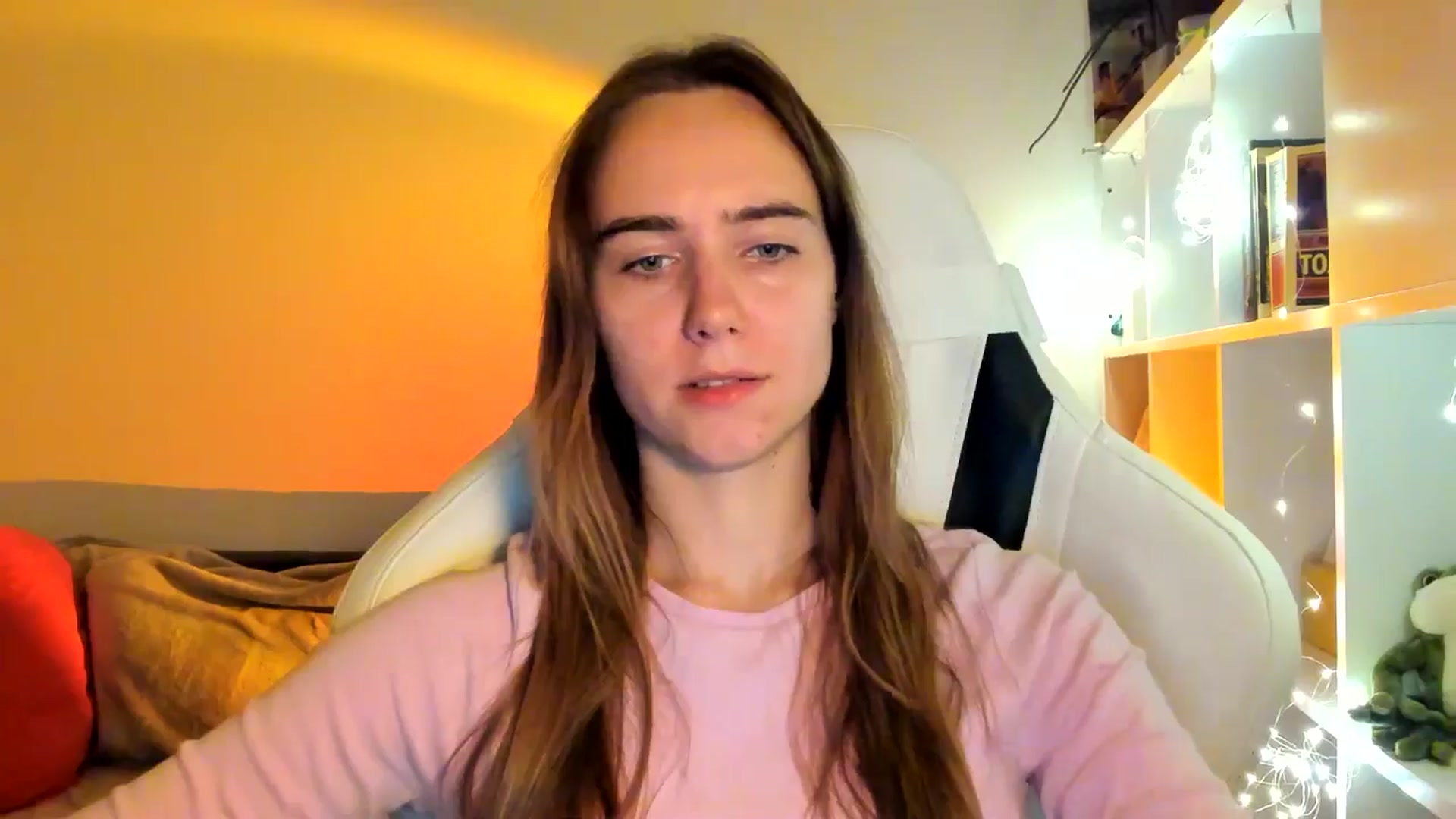 Gallery image thumbnail from OhAlisa's myfreecams stream on, 10/11/2025, 18:10 image 13 of 20