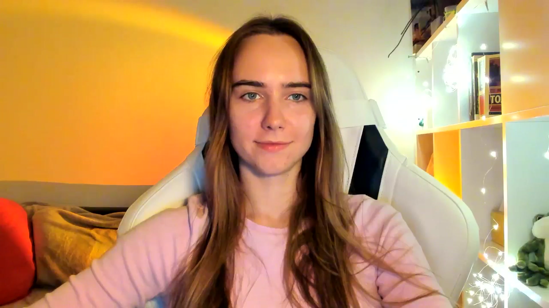 Gallery image thumbnail from OhAlisa's myfreecams stream on, 10/11/2025, 18:23 image 16 of 20