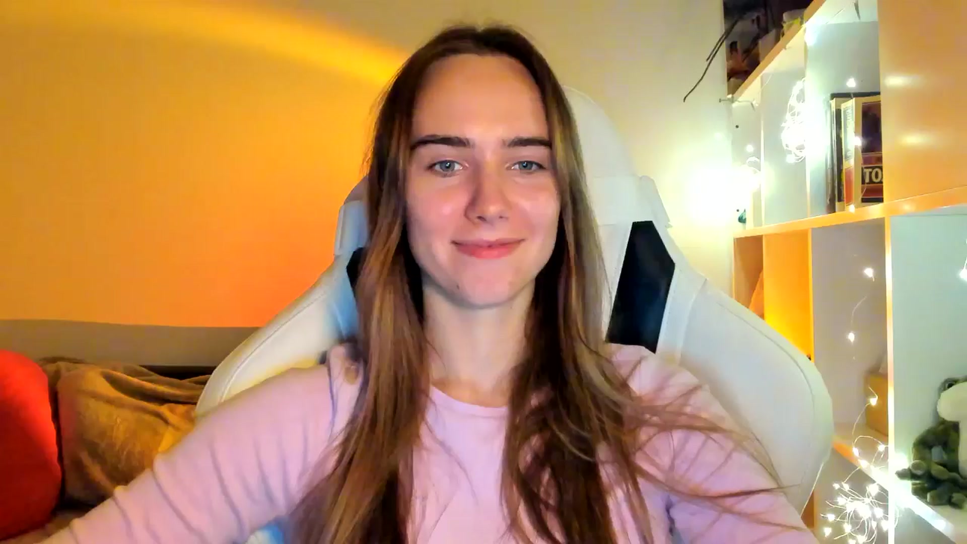 Gallery image thumbnail from OhAlisa's myfreecams stream on, 10/11/2025, 18:23 image 13 of 20