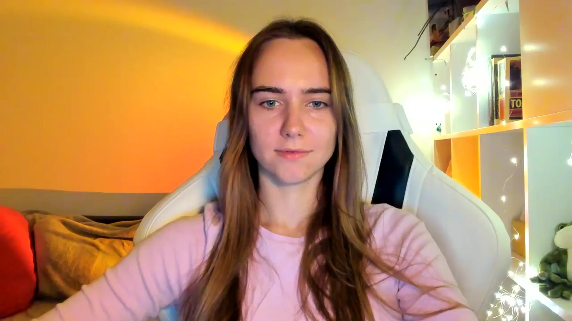 Gallery image thumbnail from OhAlisa's myfreecams stream on, 10/11/2025, 18:23 image 17 of 20