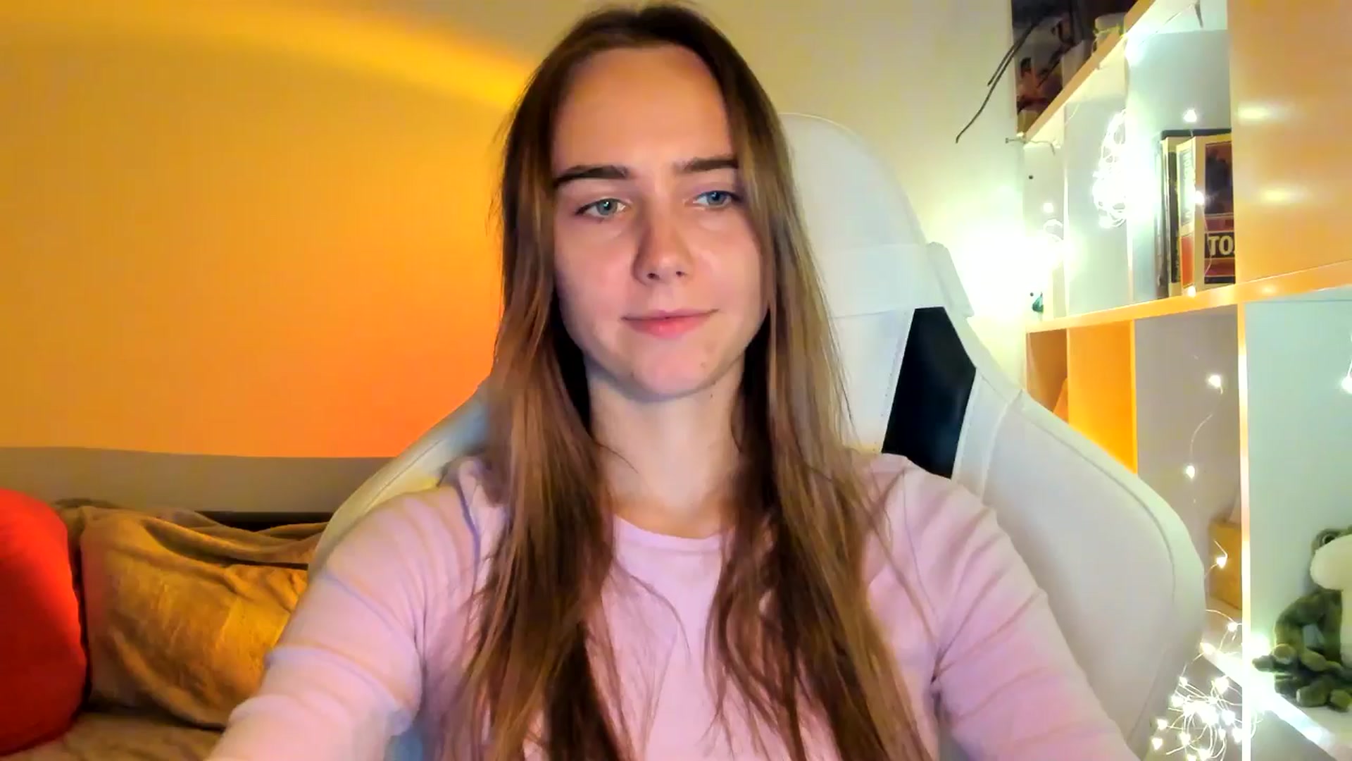 Gallery image thumbnail from OhAlisa's myfreecams stream on, 10/11/2025, 18:23 image 19 of 20