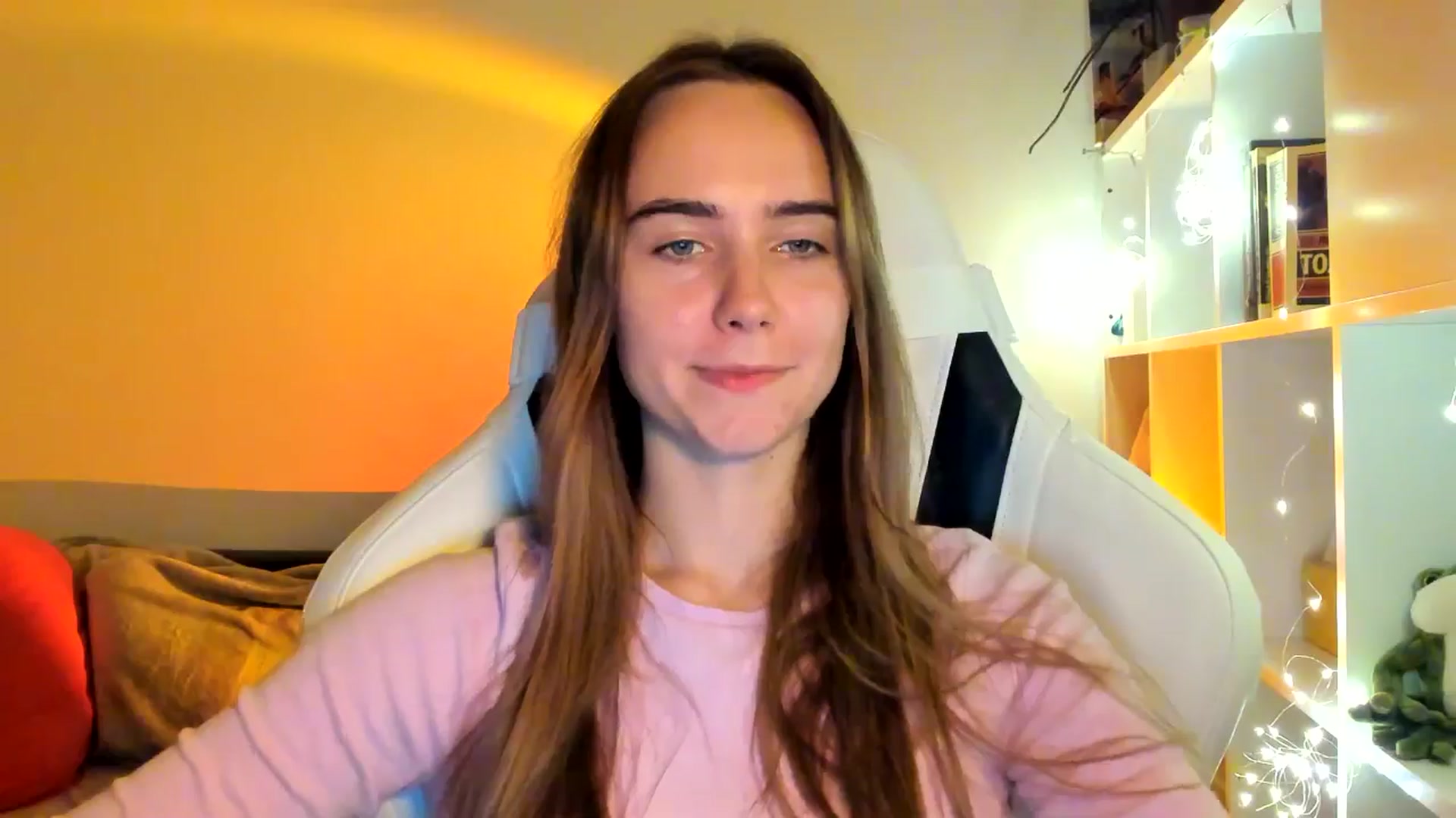 Gallery image thumbnail from OhAlisa's myfreecams stream on, 10/11/2025, 18:23 image 14 of 20