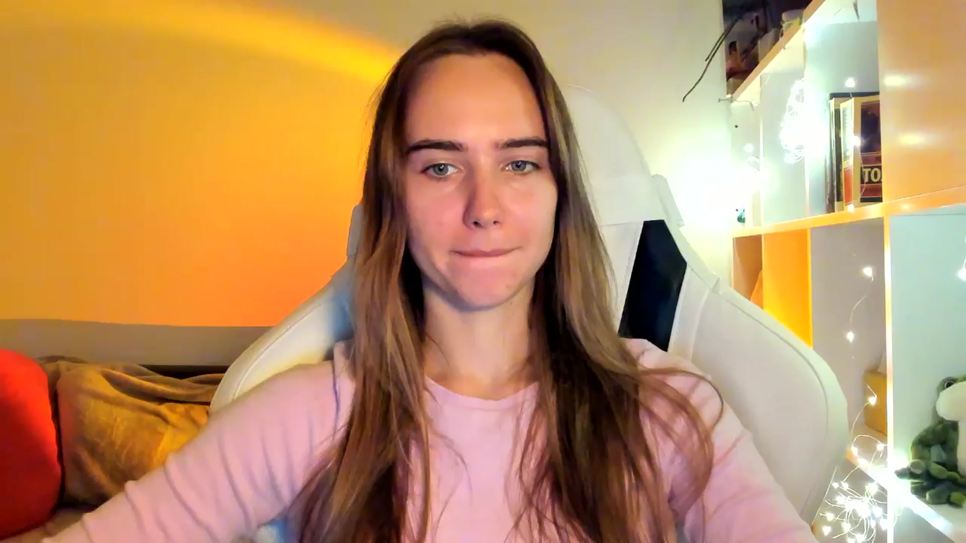 Gallery image thumbnail from OhAlisa's myfreecams stream on, 10/11/2025, 18:23 image 5 of 20