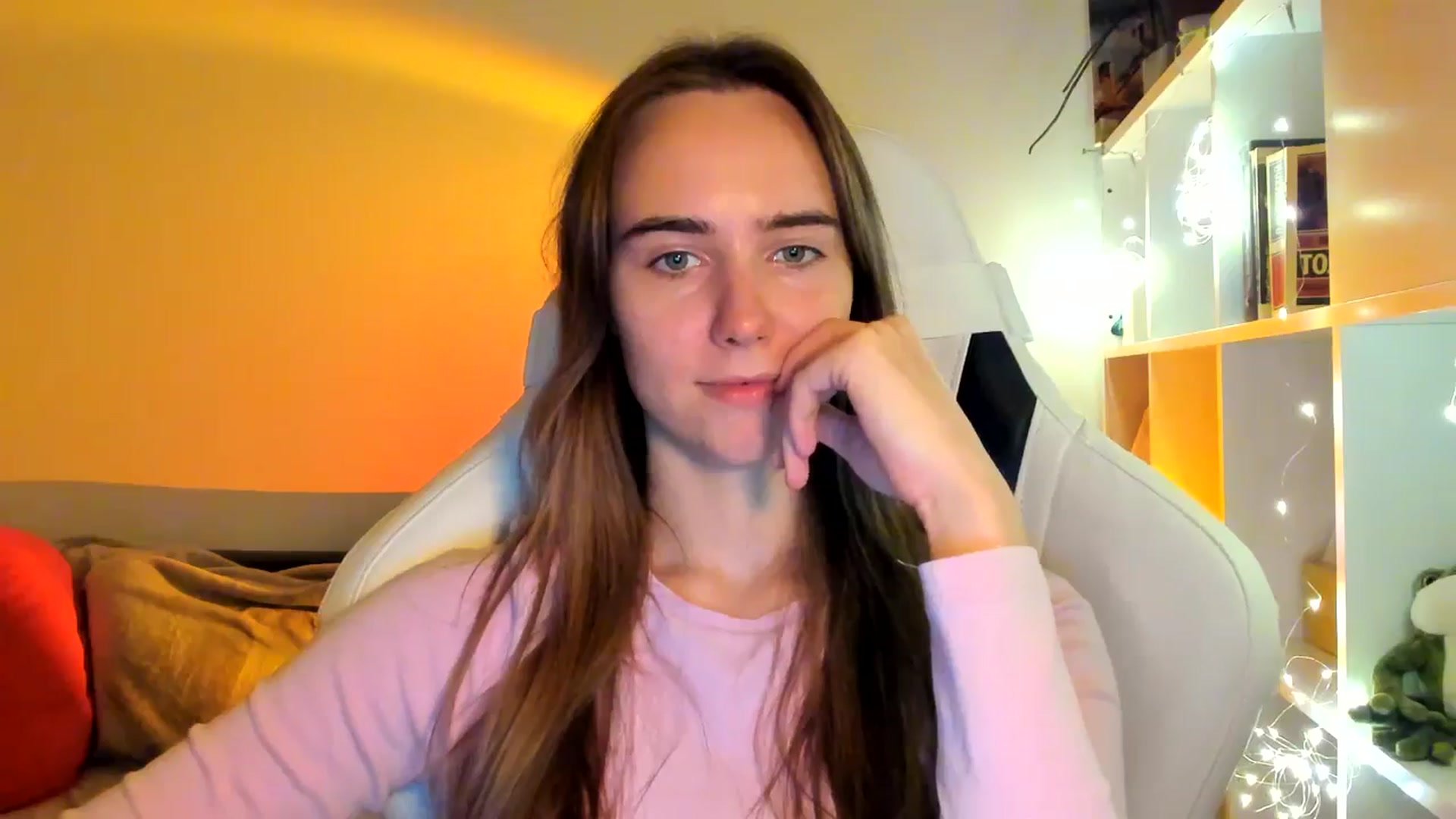 Gallery image thumbnail from OhAlisa's myfreecams stream on, 10/11/2025, 18:23 image 7 of 20