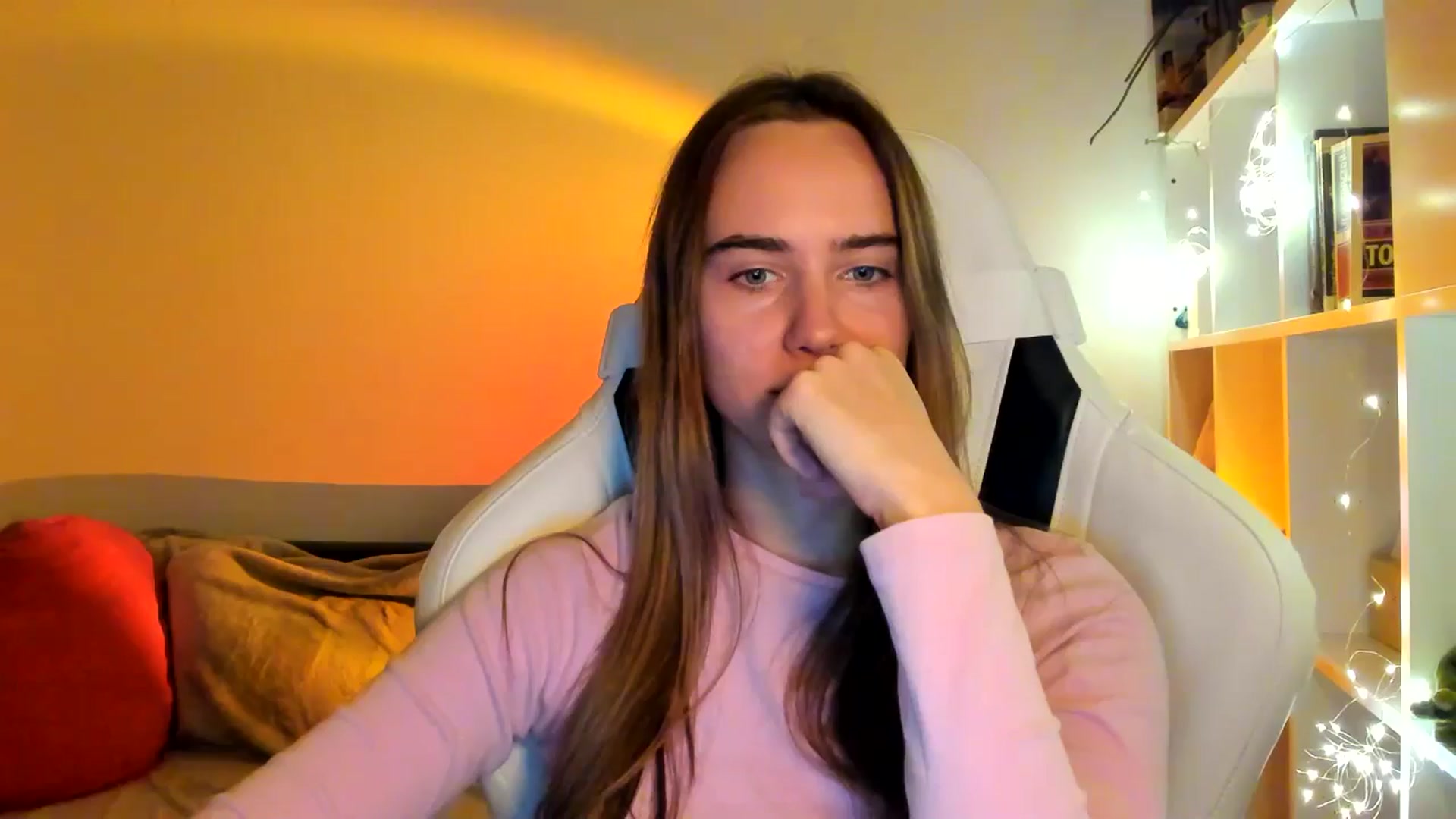 Gallery image thumbnail from OhAlisa's myfreecams stream on, 10/11/2025, 19:52 image 16 of 20