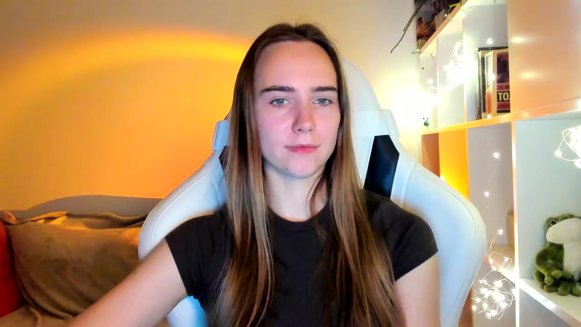 Gallery image thumbnail from OhAlisa's myfreecams stream on, 10/13/2025, 18:36 image 16 of 20