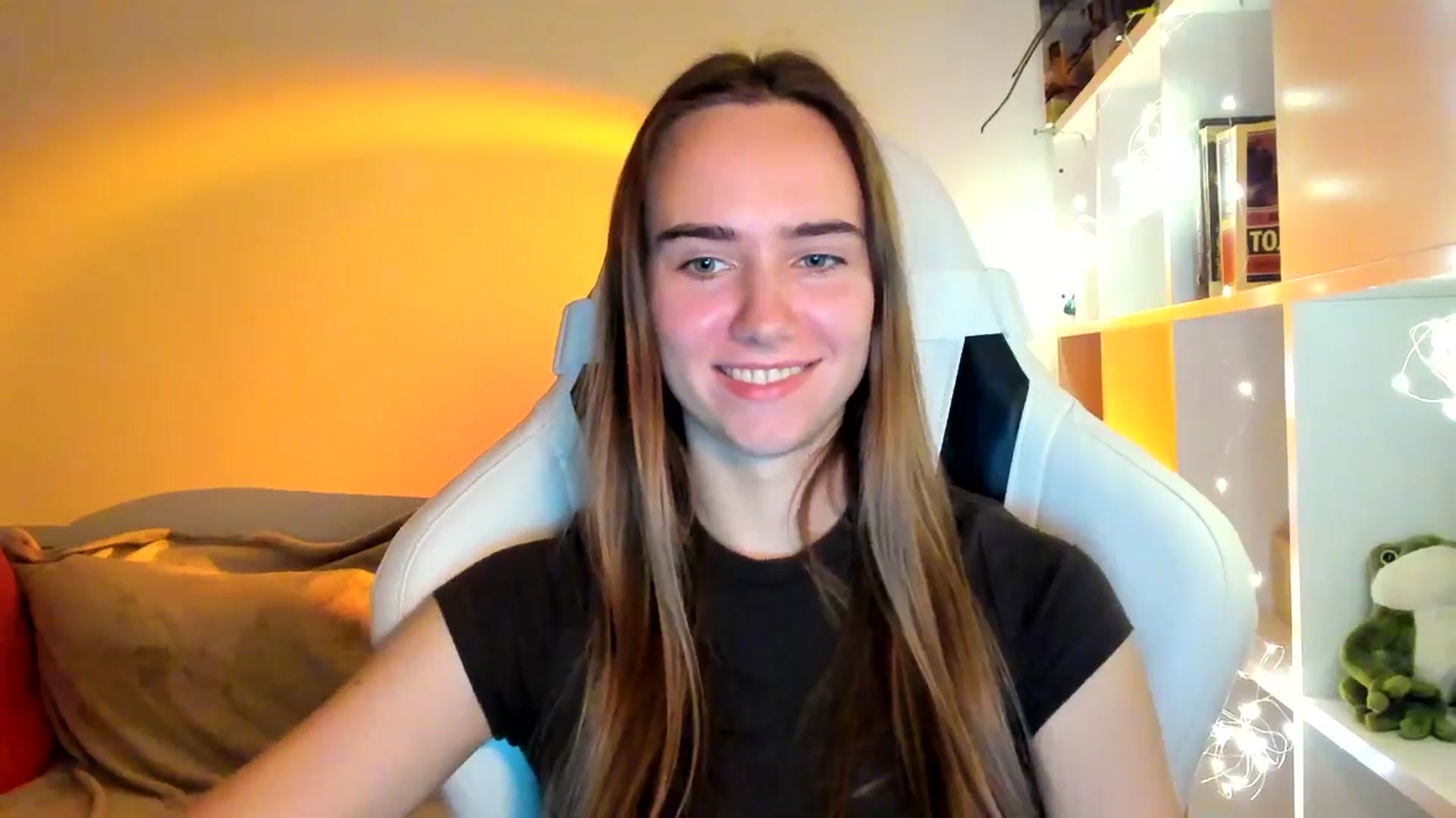 Gallery image thumbnail from OhAlisa's myfreecams stream on, 10/13/2025, 18:36 image 14 of 20