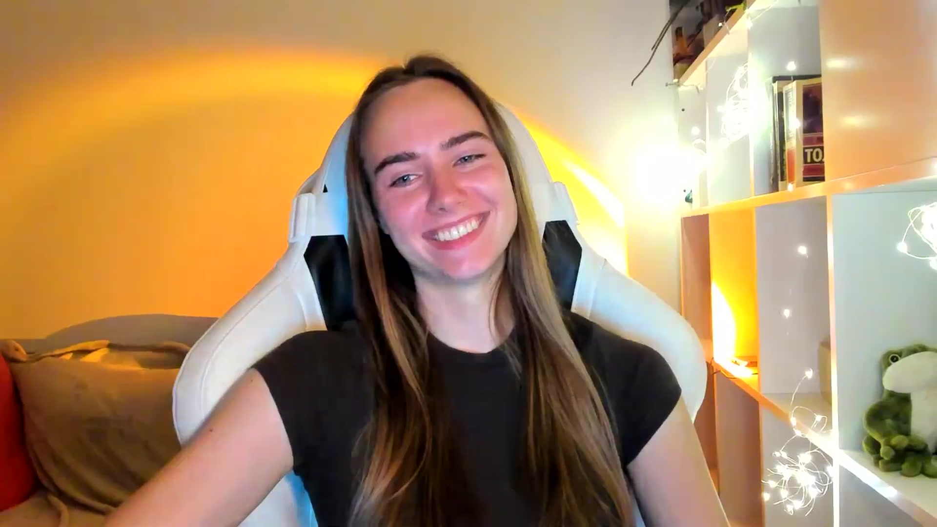 Gallery image thumbnail from OhAlisa's myfreecams stream on, 10/13/2025, 18:36 image 9 of 20