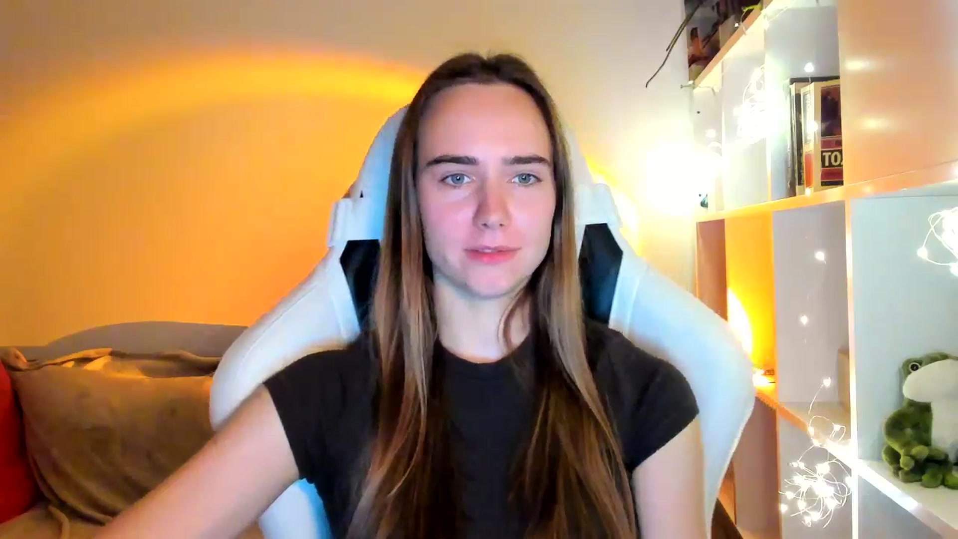 Gallery image thumbnail from OhAlisa's myfreecams stream on, 10/13/2025, 18:36 image 11 of 20
