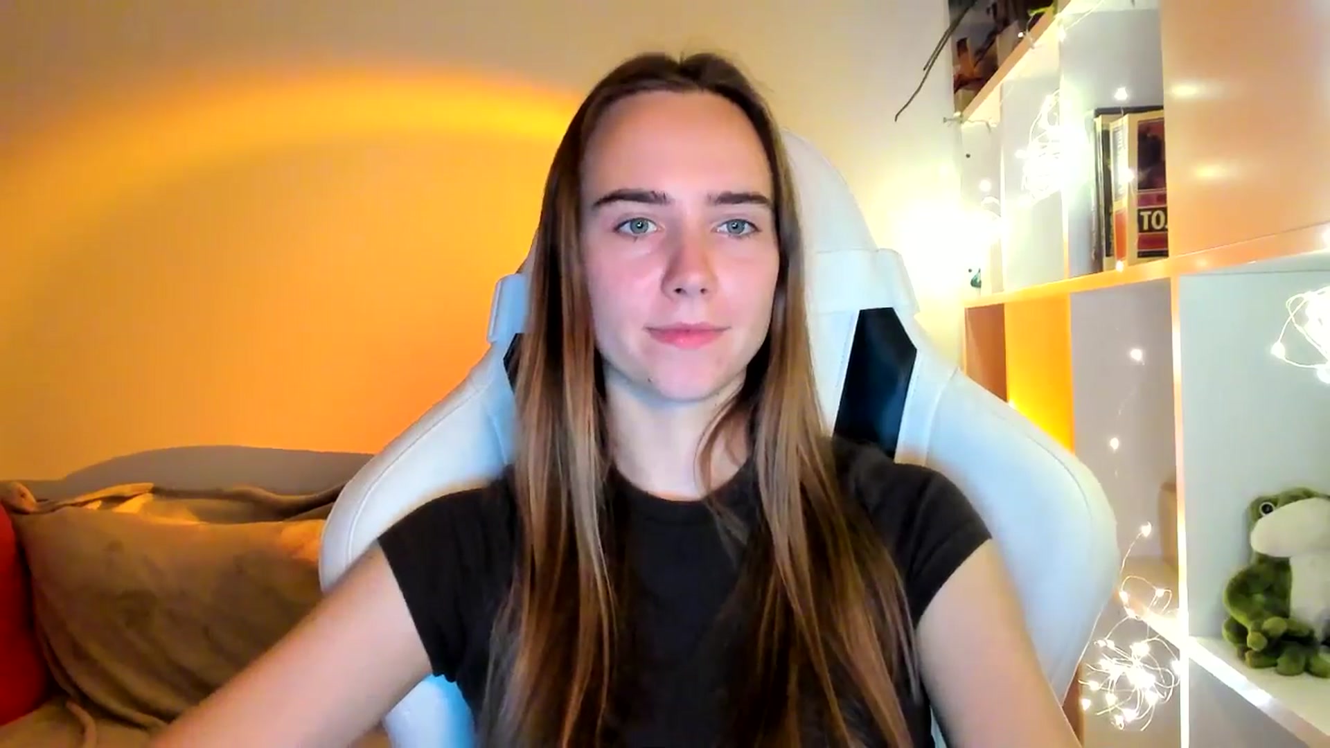 Gallery image thumbnail from OhAlisa's myfreecams stream on, 10/13/2025, 18:36 image 17 of 20