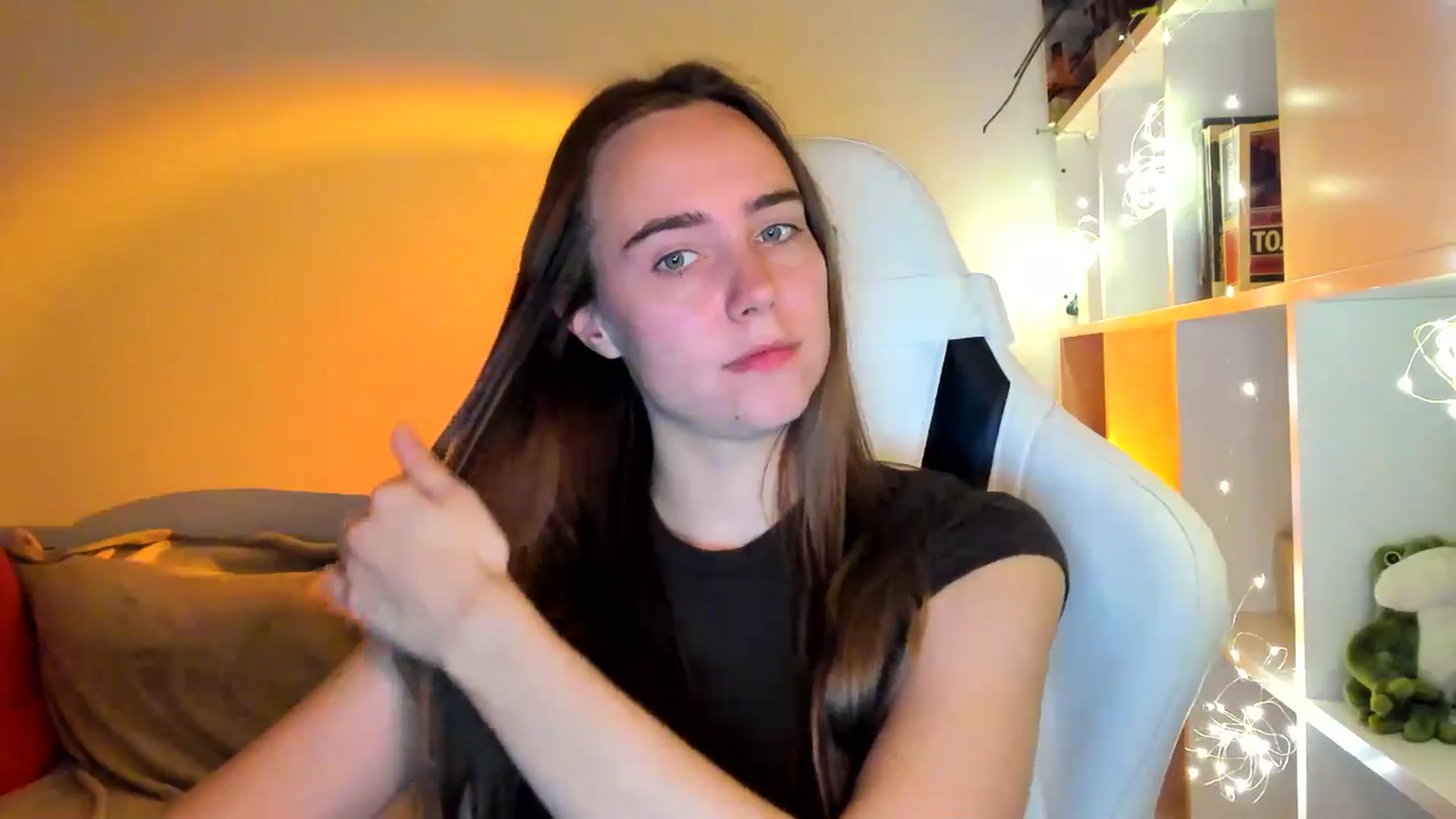 Gallery image thumbnail from OhAlisa's myfreecams stream on, 10/13/2025, 18:36 image 6 of 20