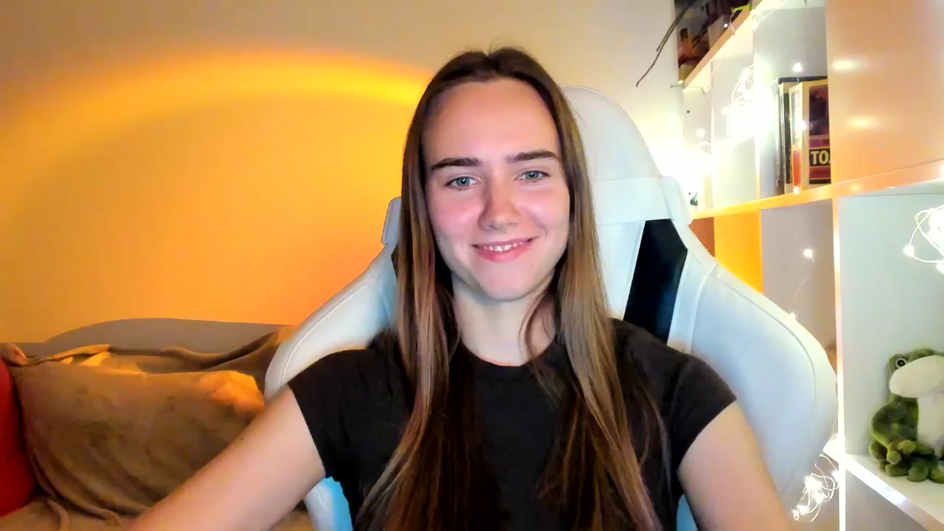 Gallery image thumbnail from OhAlisa's myfreecams stream on, 10/13/2025, 18:36 image 13 of 20