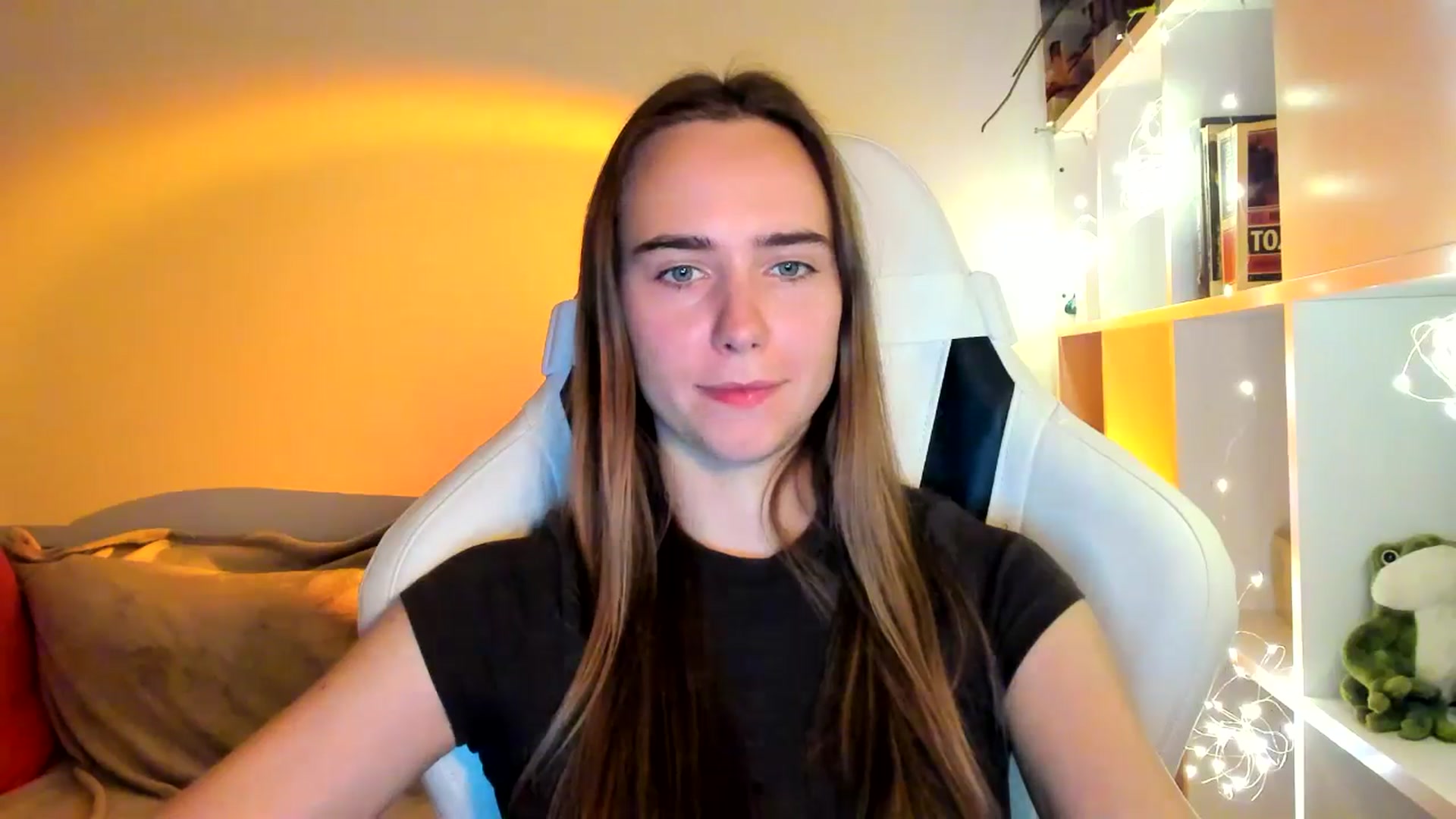 Gallery image thumbnail from OhAlisa's myfreecams stream on, 10/13/2025, 18:36 image 12 of 20