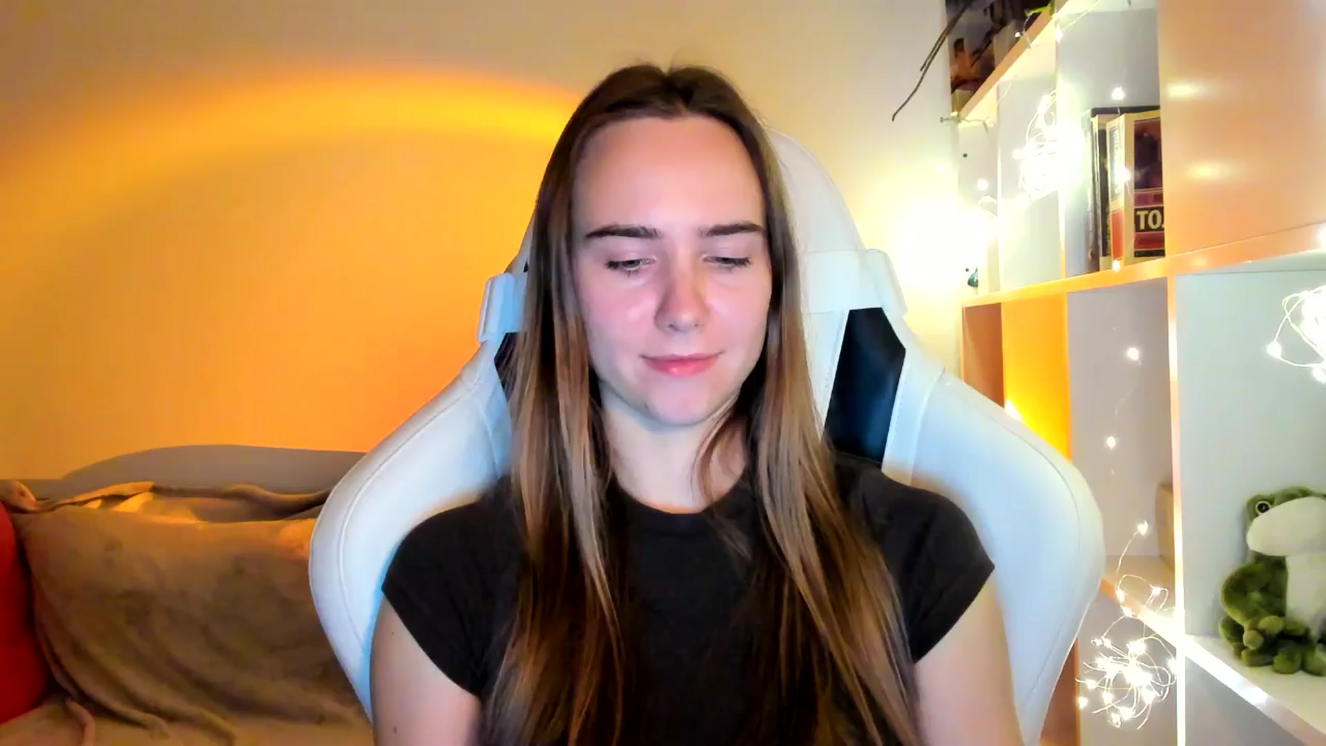 Gallery image thumbnail from OhAlisa's myfreecams stream on, 10/13/2025, 18:36 image 19 of 20
